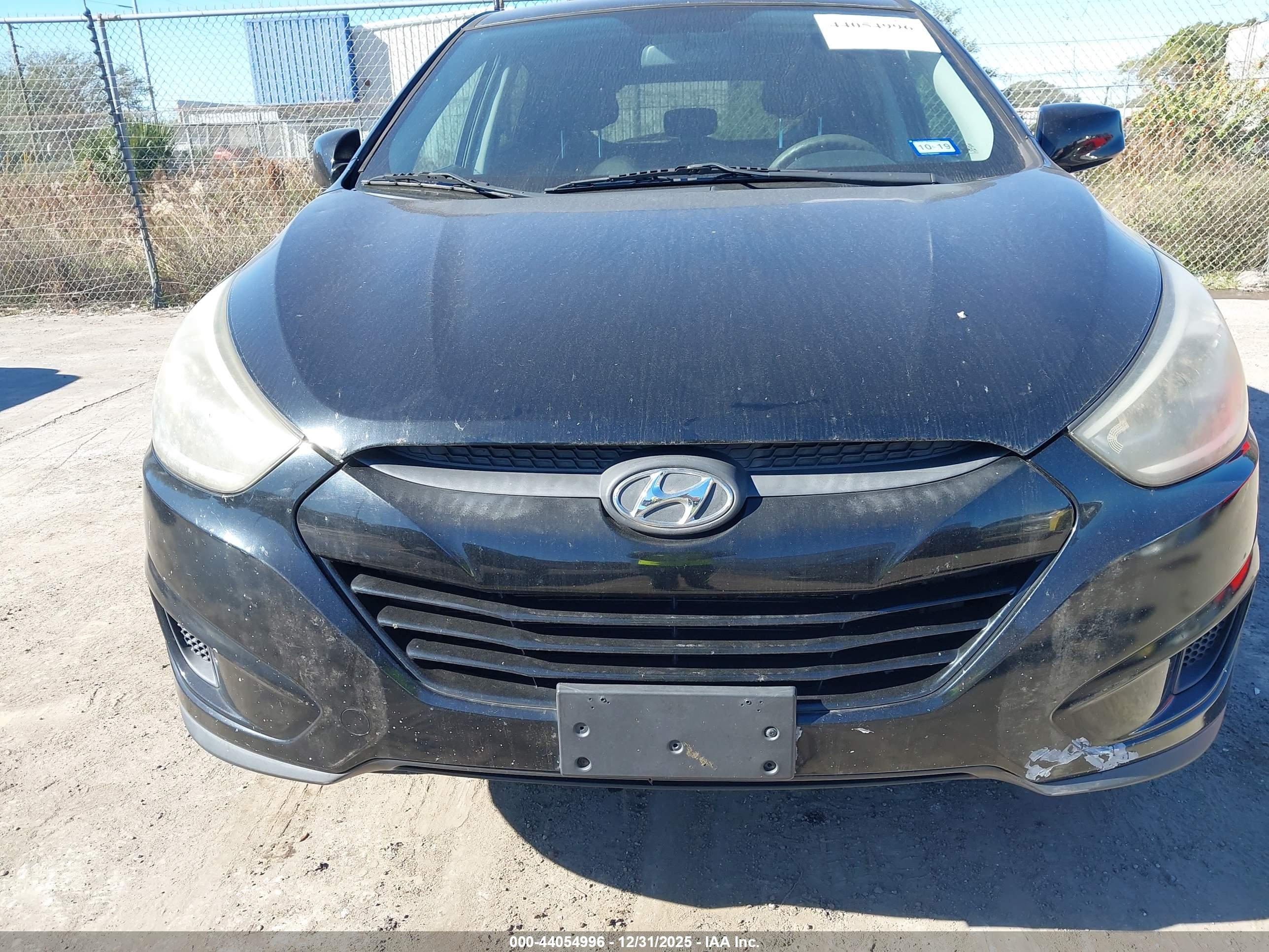 HYUNDAI TUCSON image 6