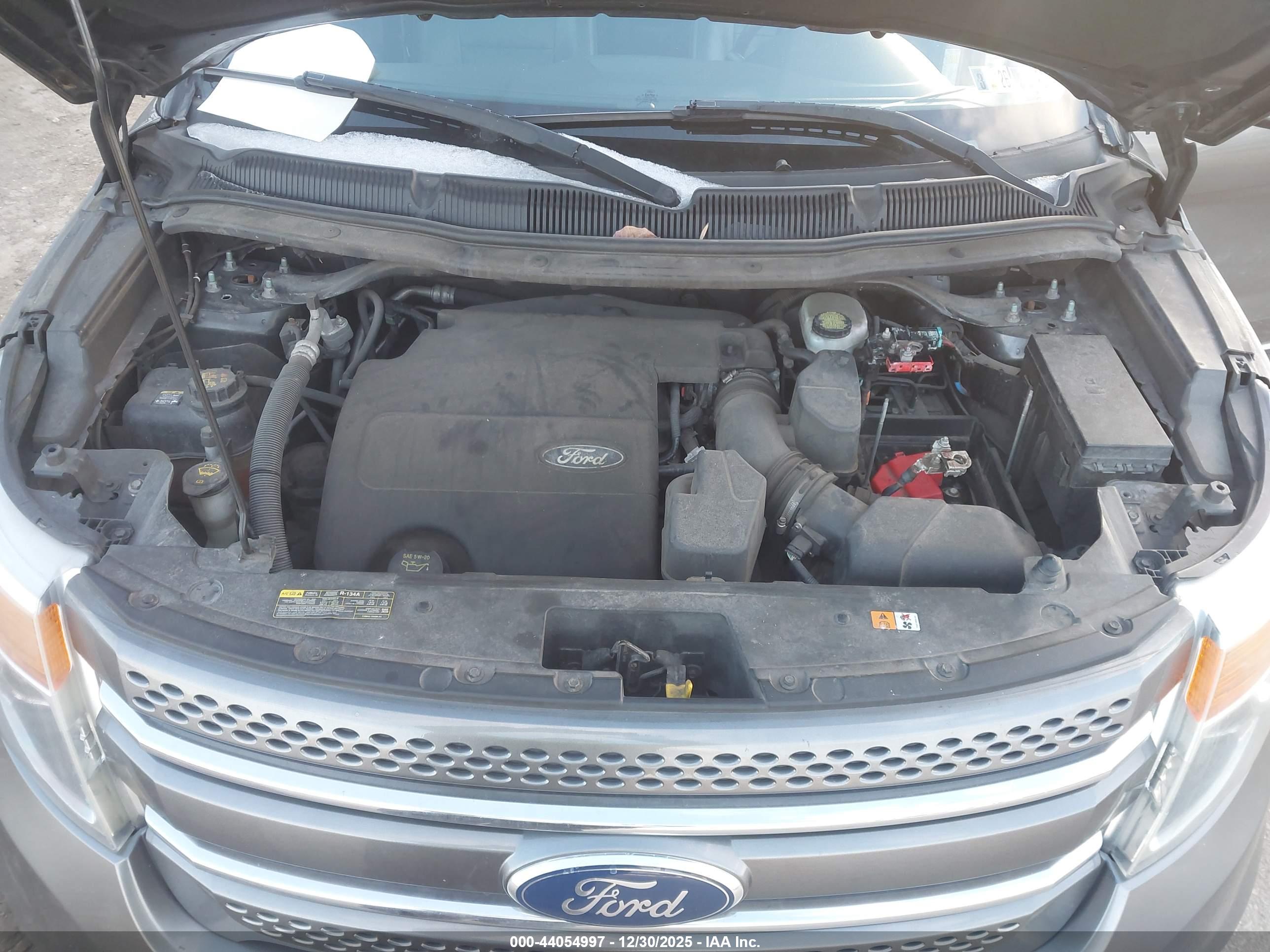 FORD EXPLORER image 10