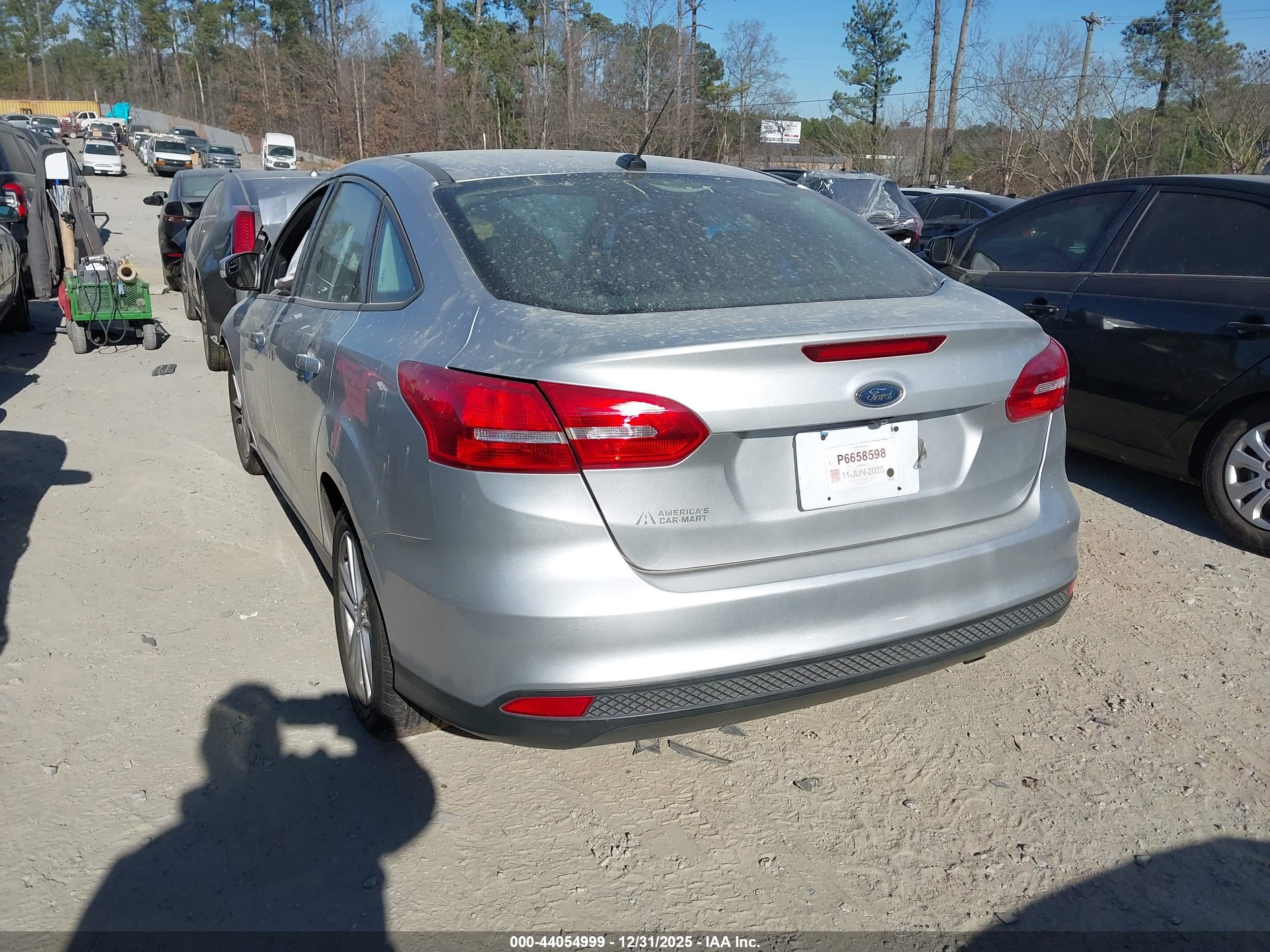 FORD FOCUS image 3