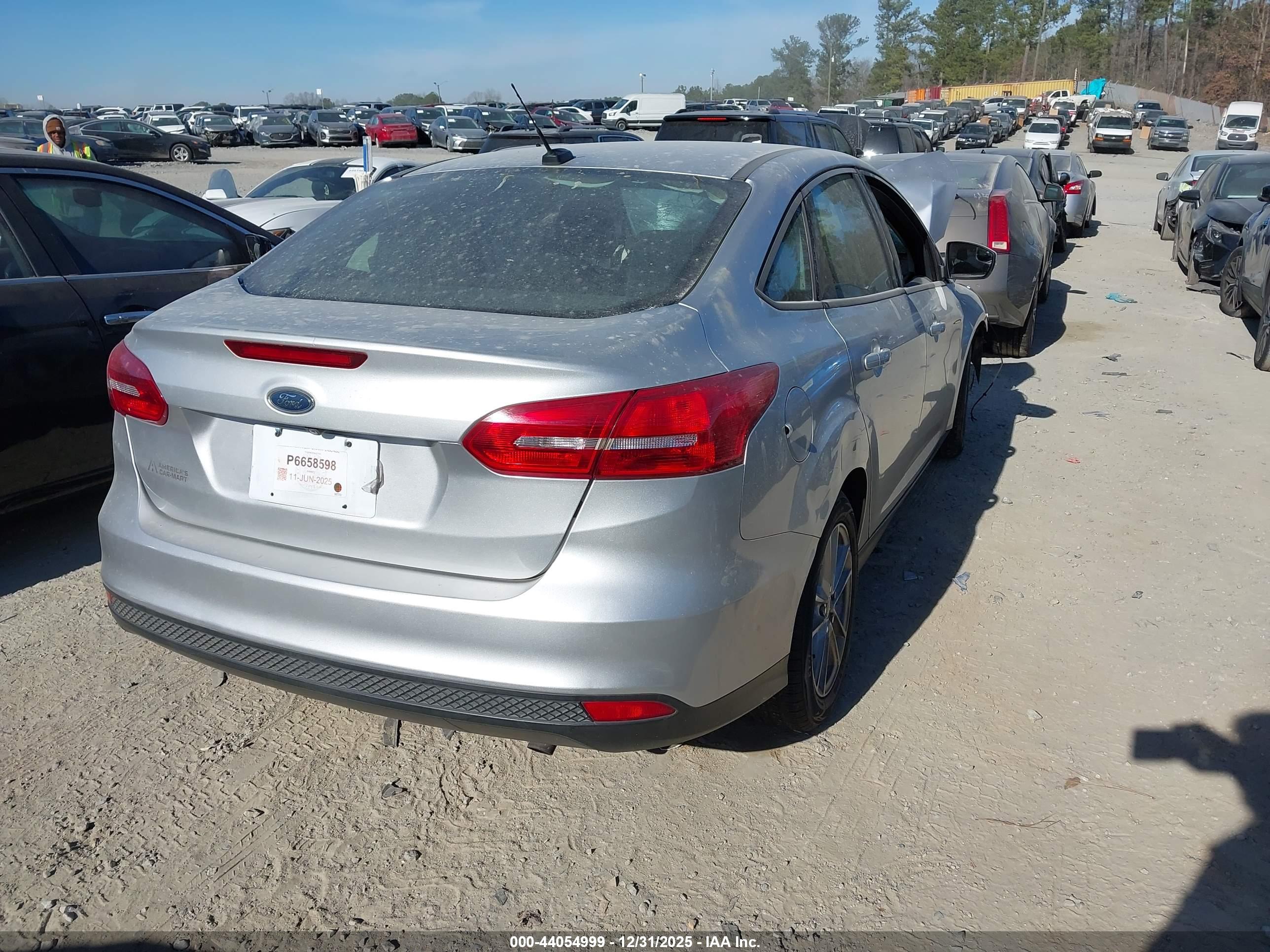 FORD FOCUS image 4