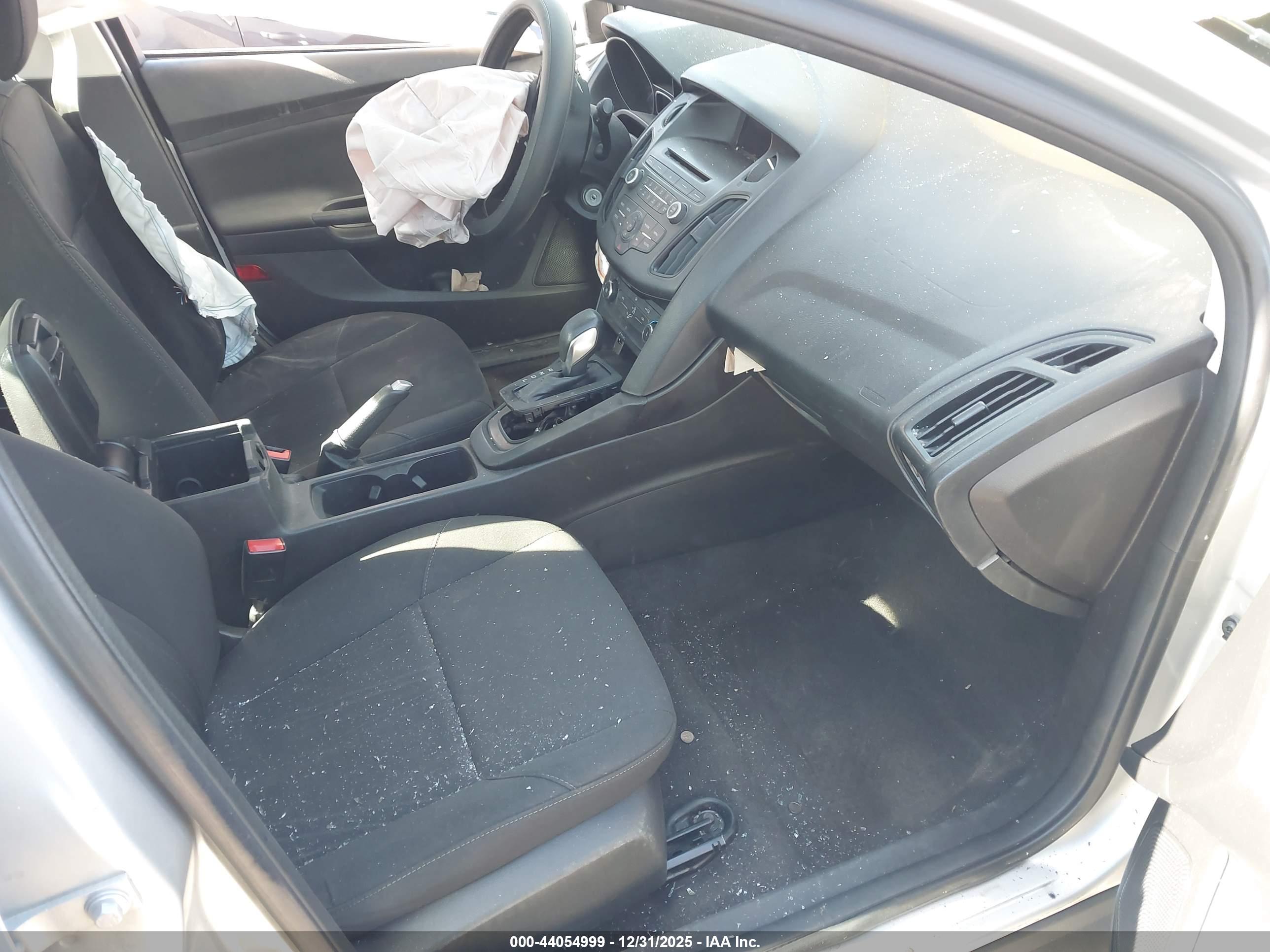 FORD FOCUS image 5