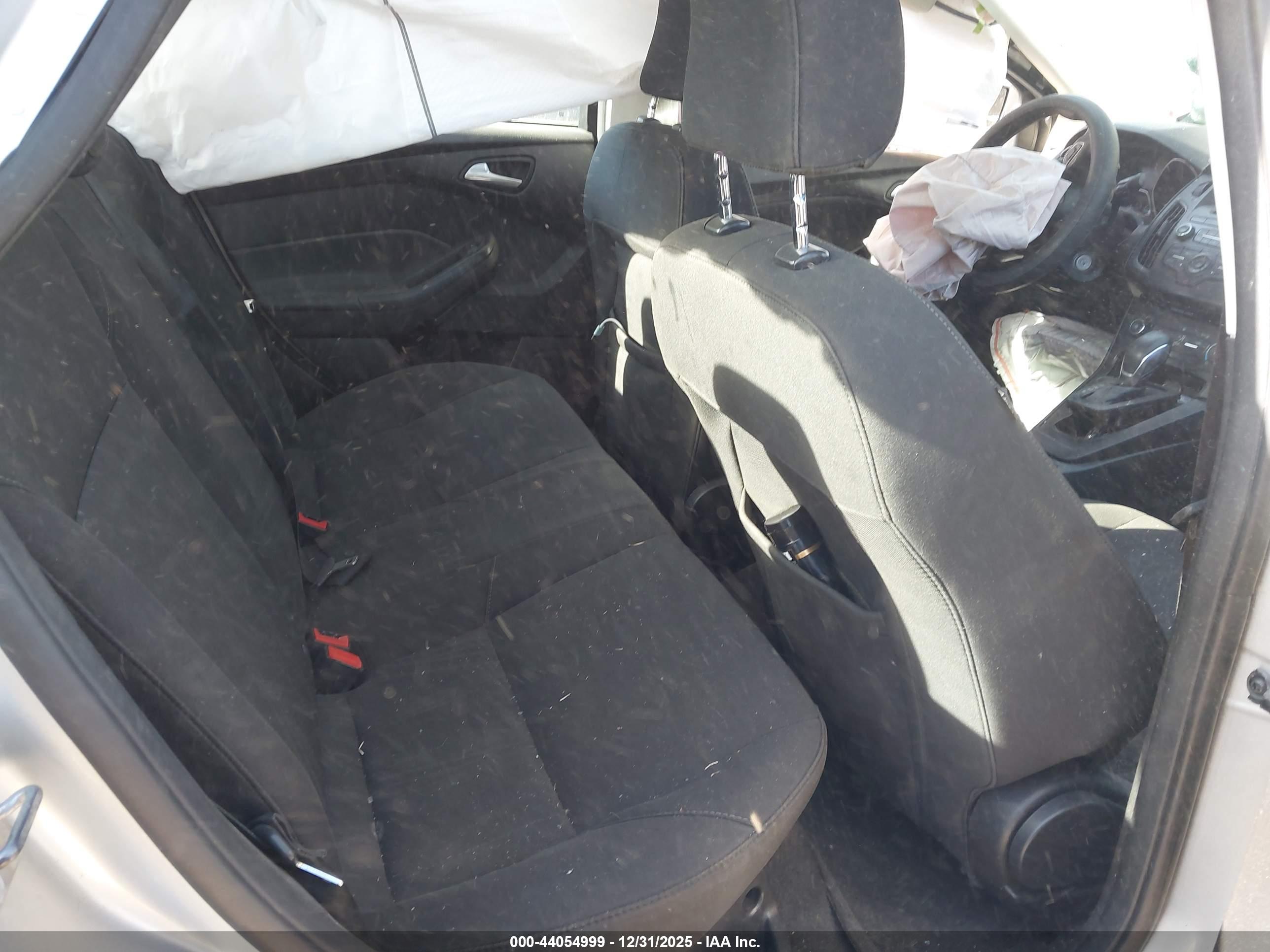 FORD FOCUS image 8