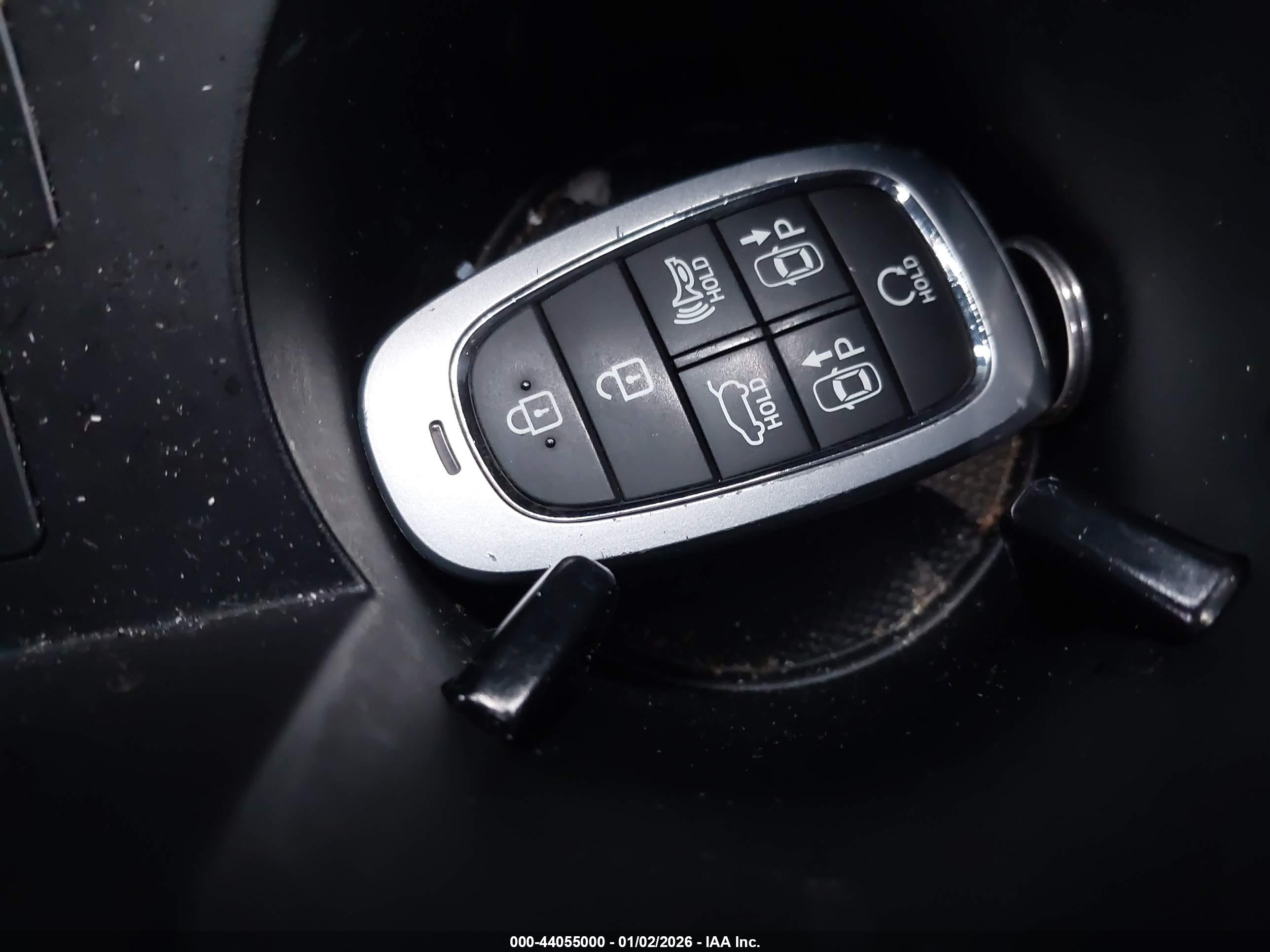 HYUNDAI SANTA image 11