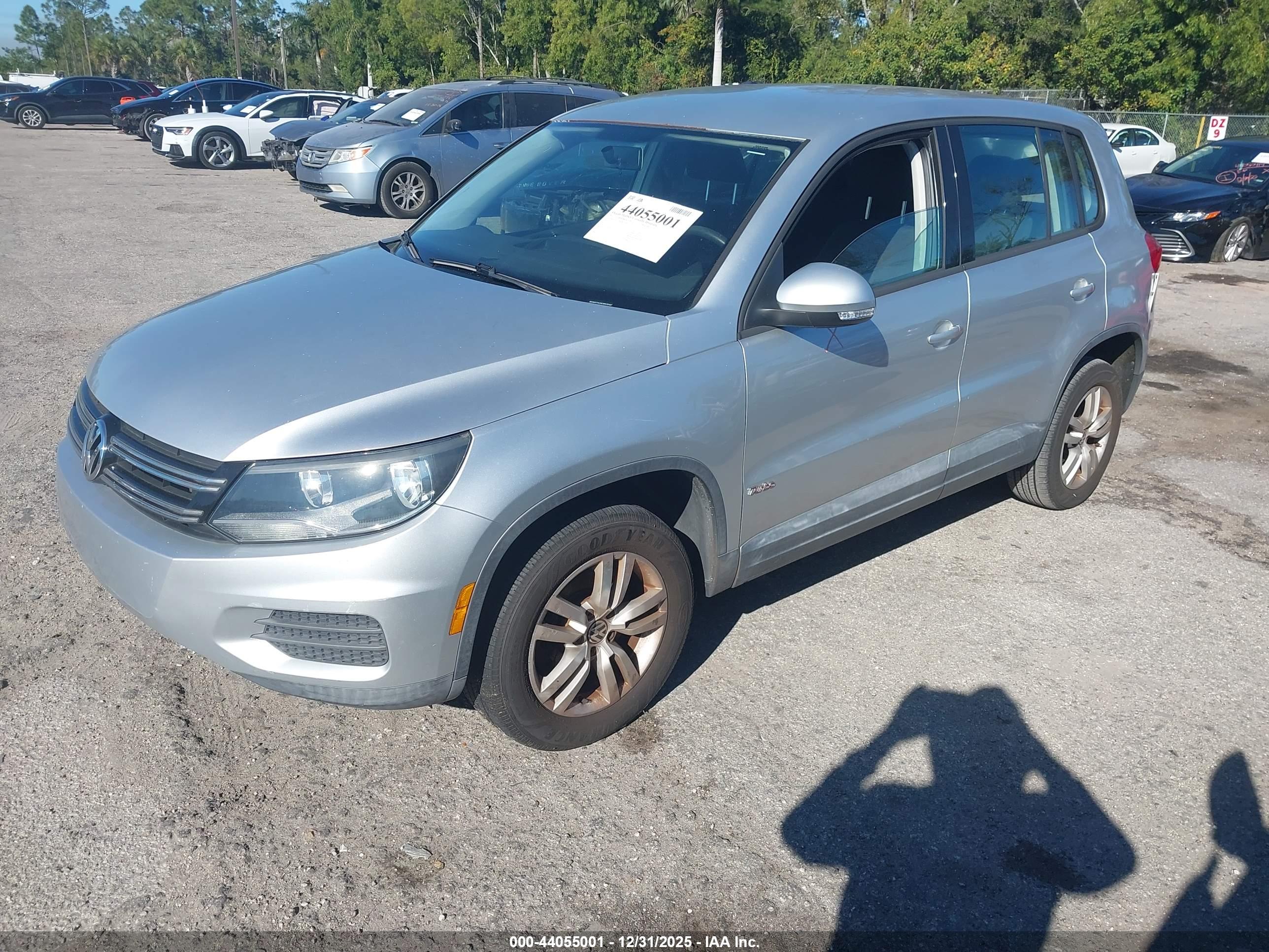 VOLKSWAGEN TIGUAN image 2