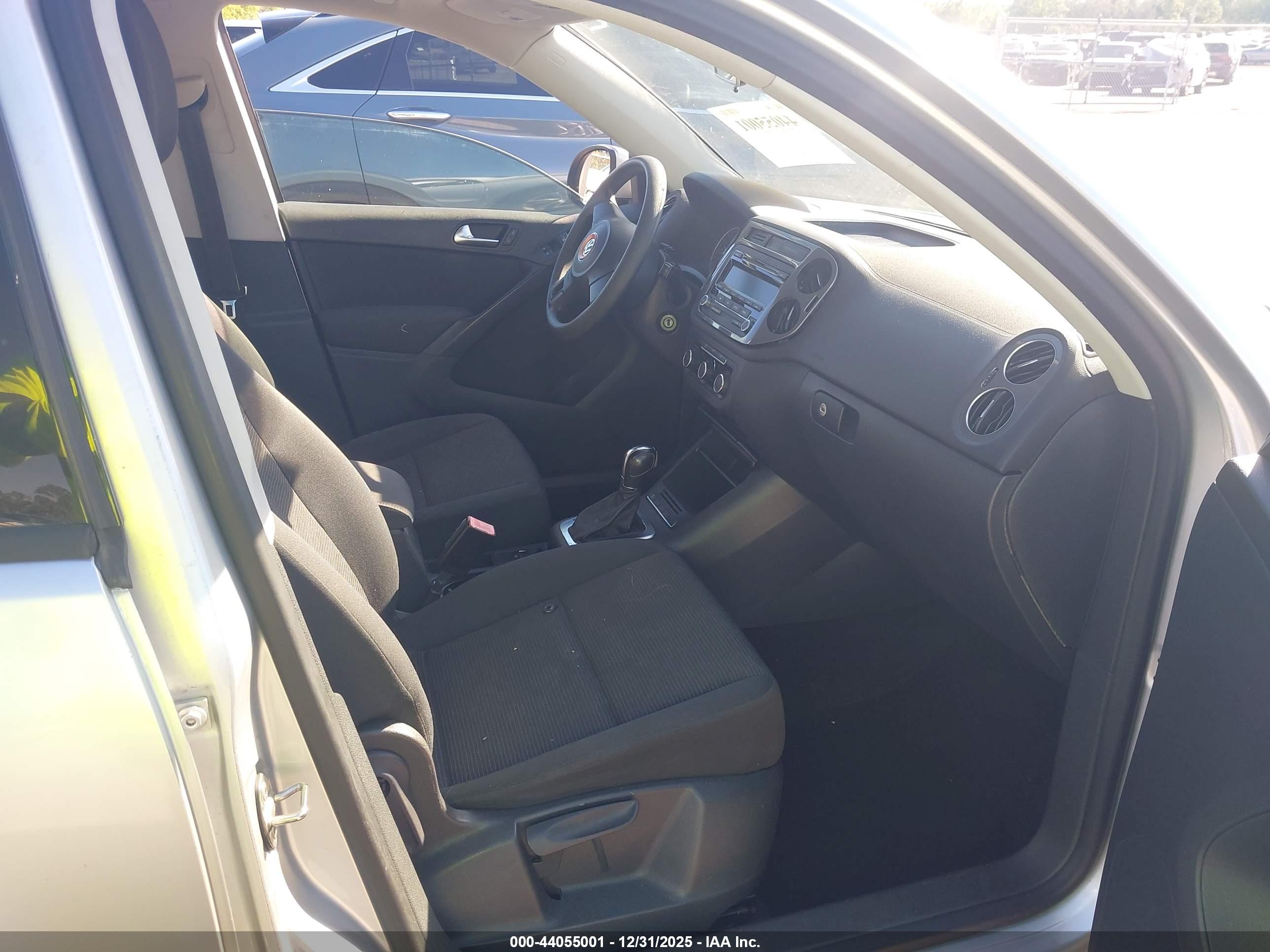 VOLKSWAGEN TIGUAN image 5