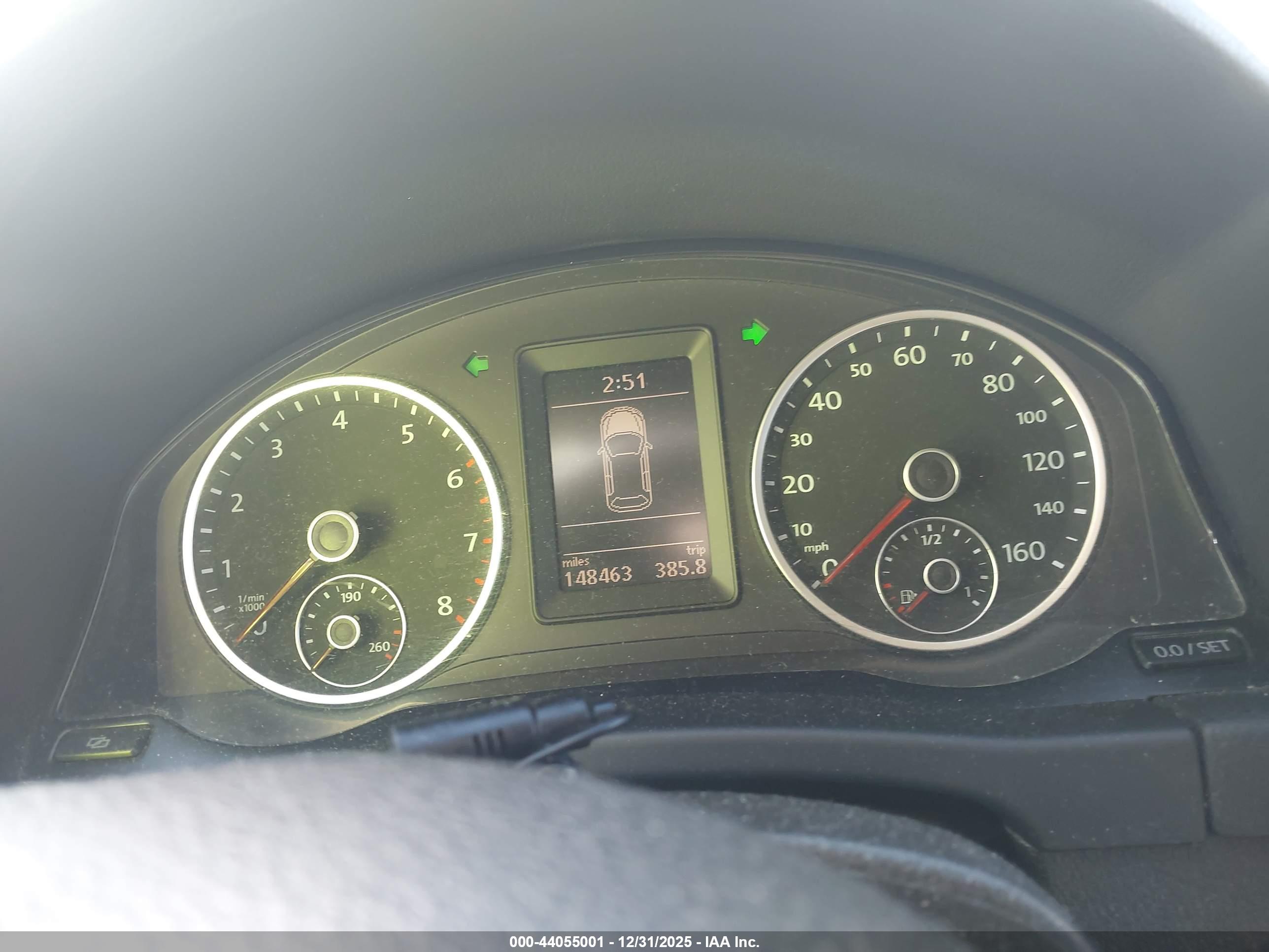 VOLKSWAGEN TIGUAN image 7