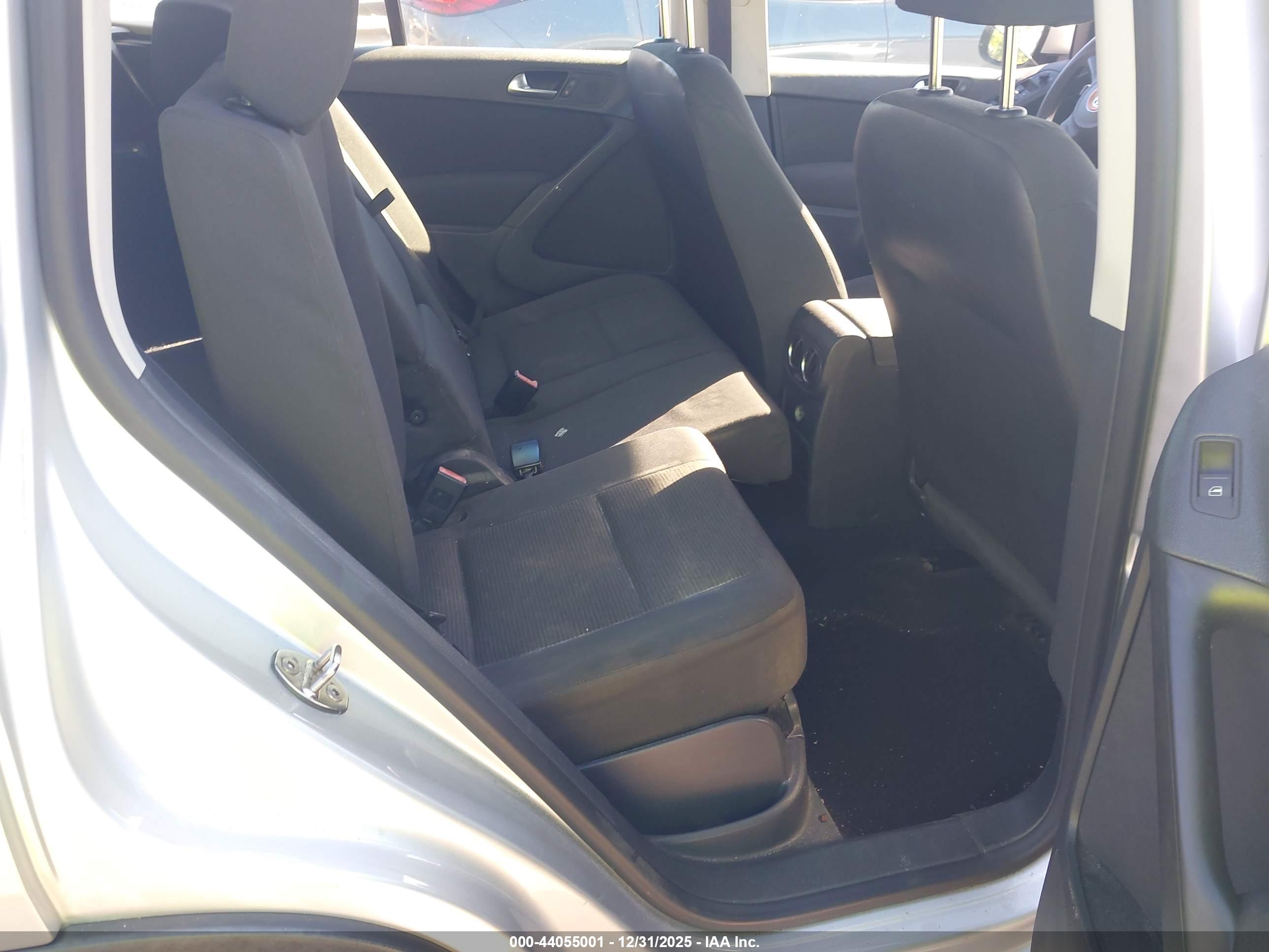 VOLKSWAGEN TIGUAN image 8