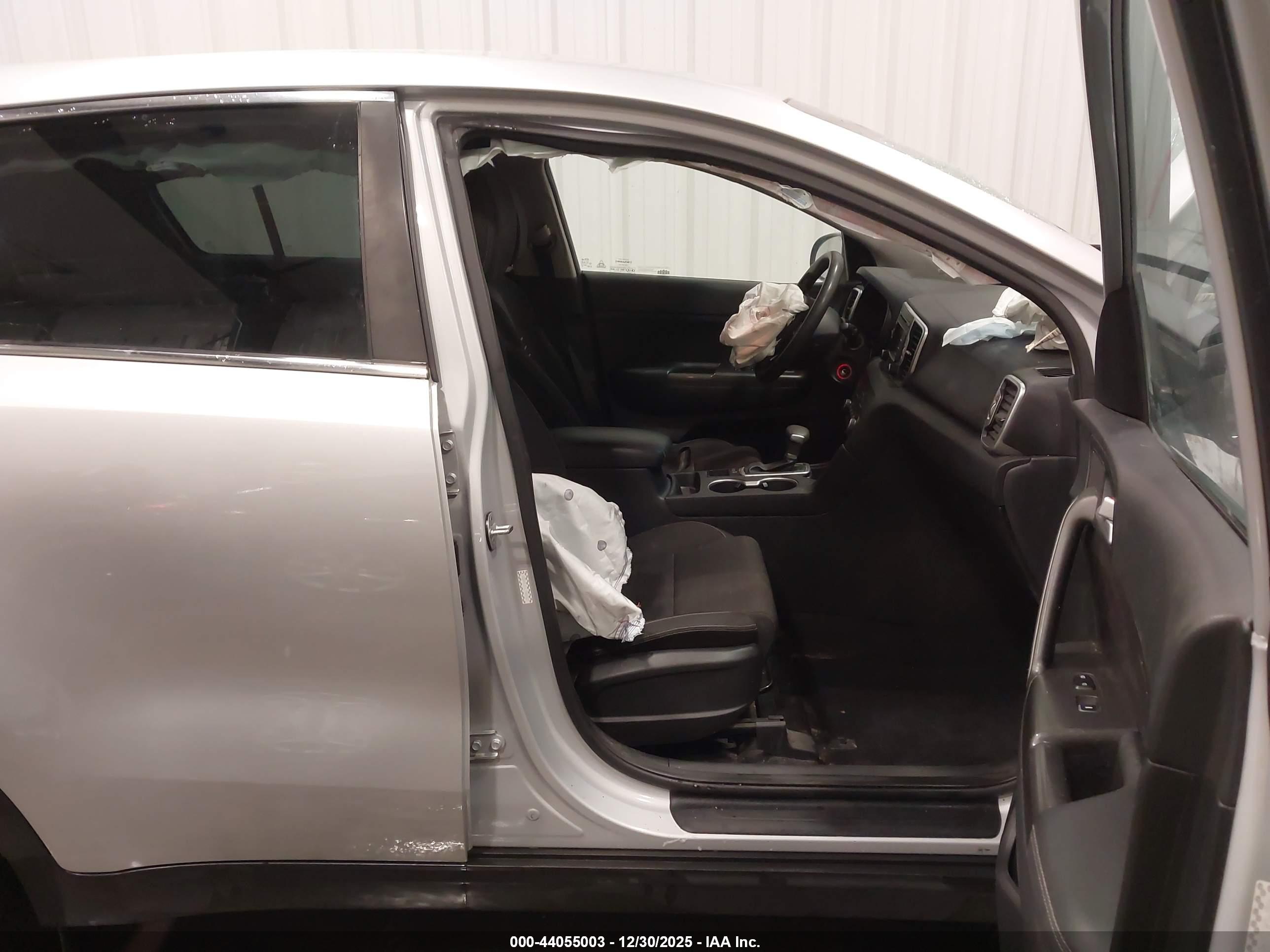 KIA SPORTAGE image 5