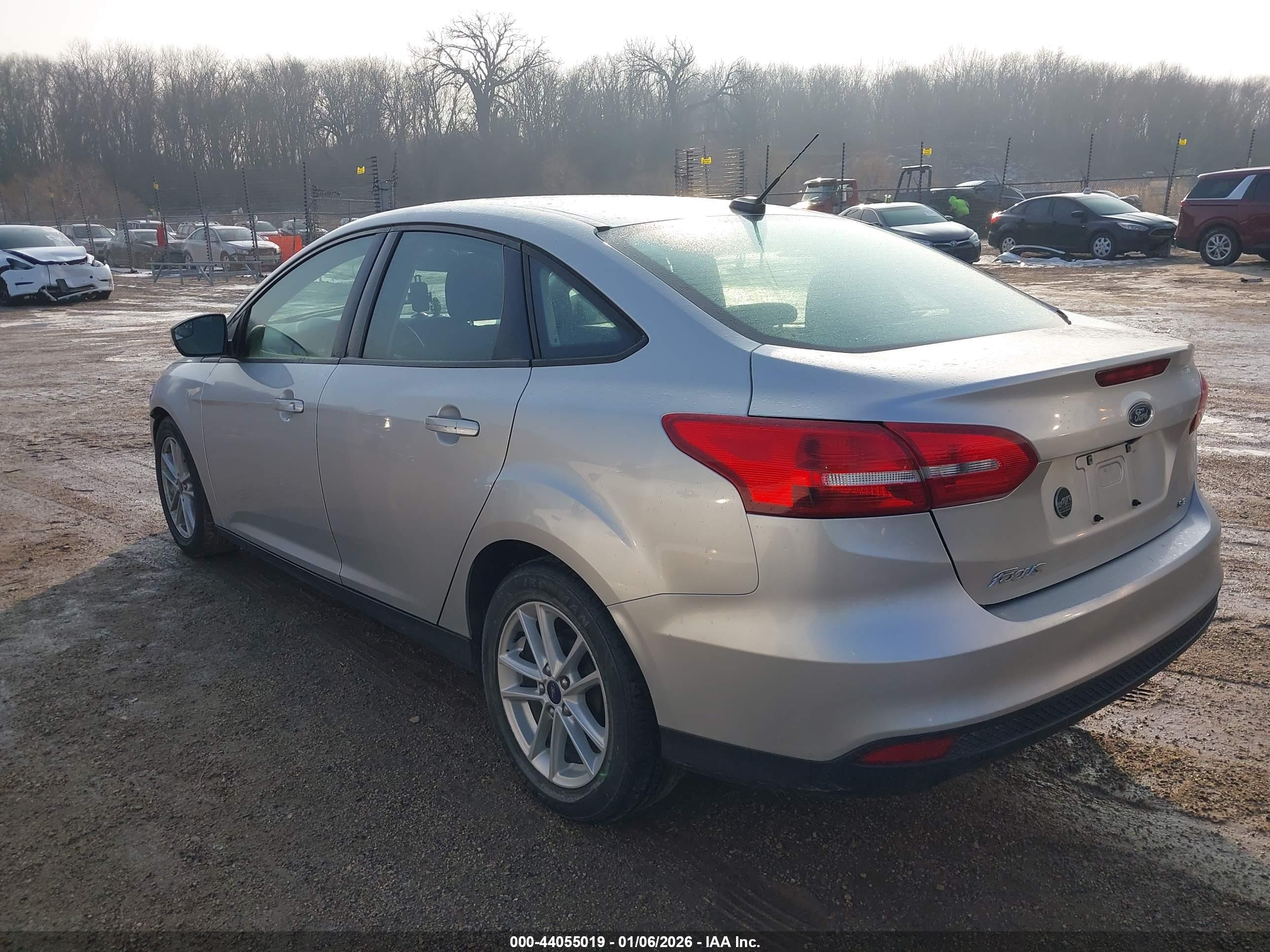 FORD FOCUS image 3