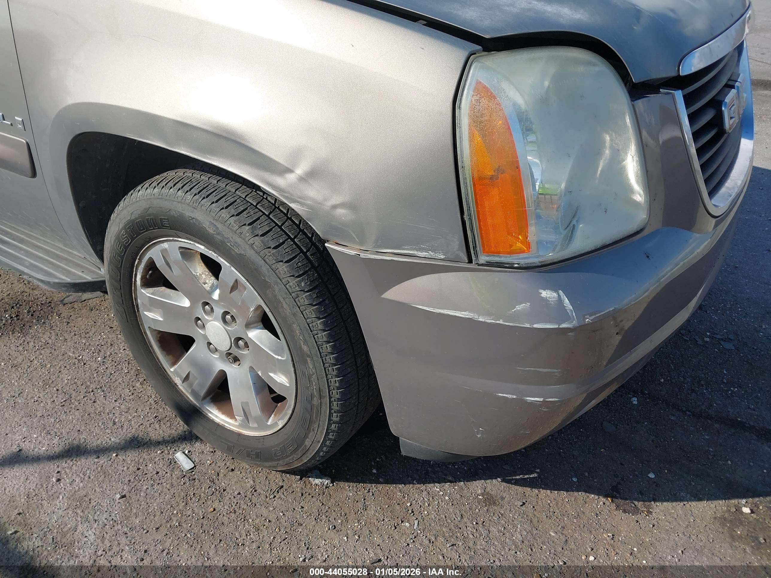 GMC YUKON image 6
