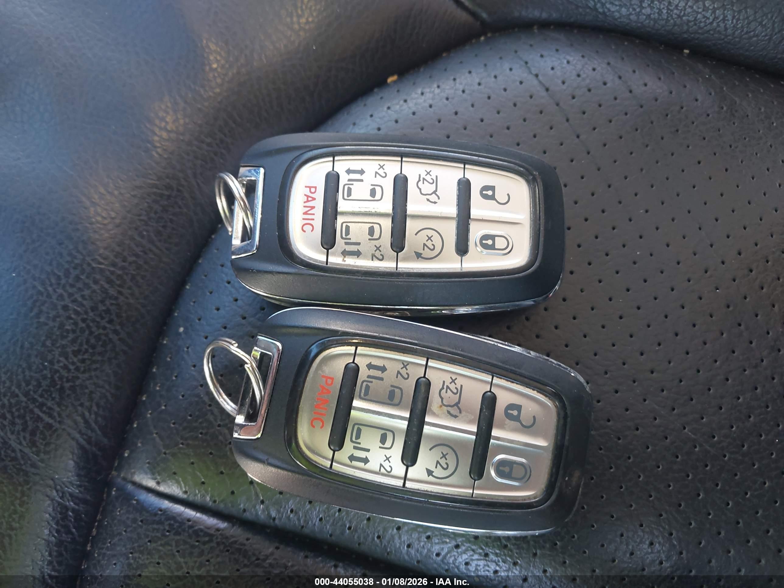 CHRYSLER PACIFICA image 11