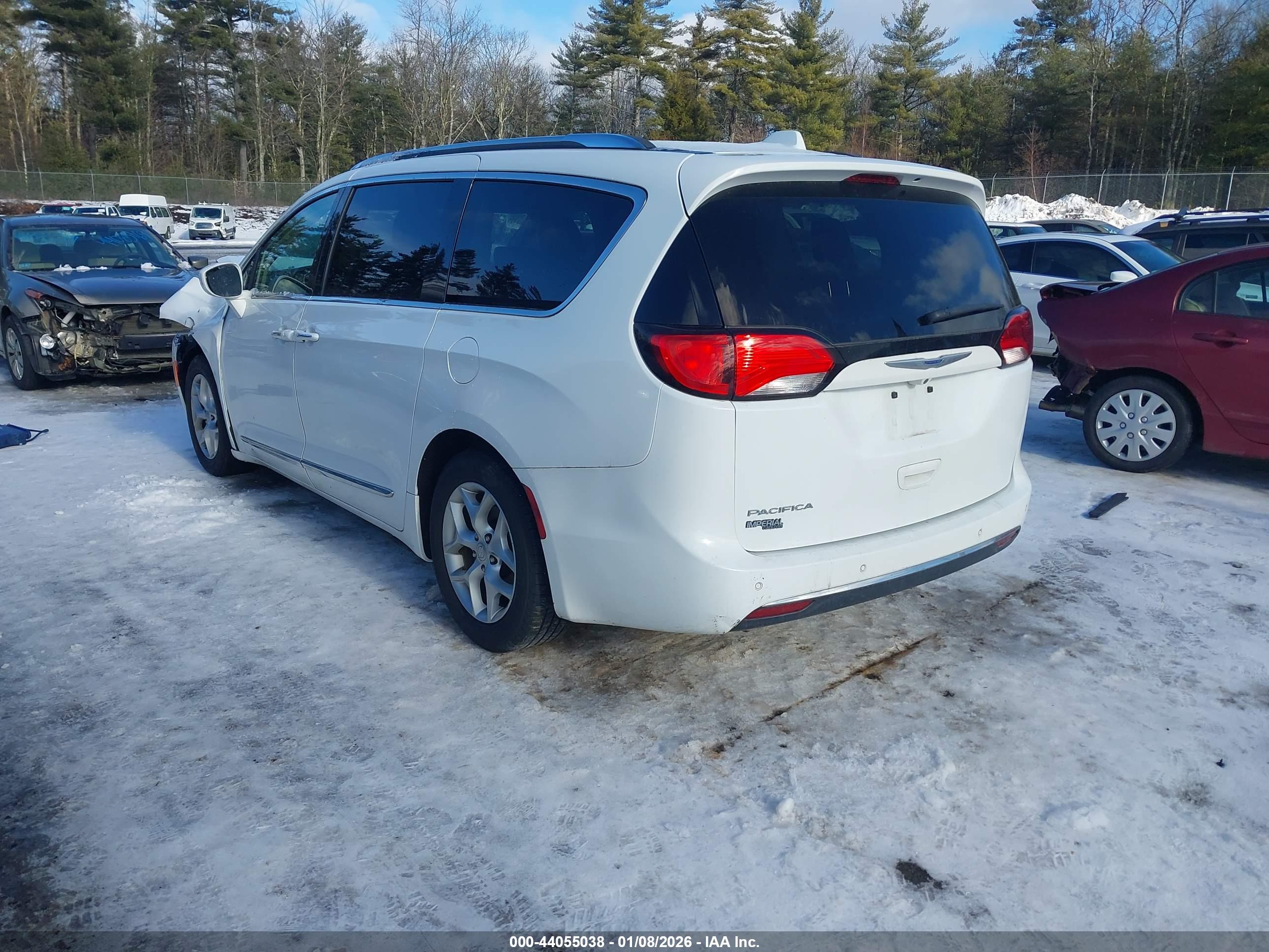 CHRYSLER PACIFICA image 3