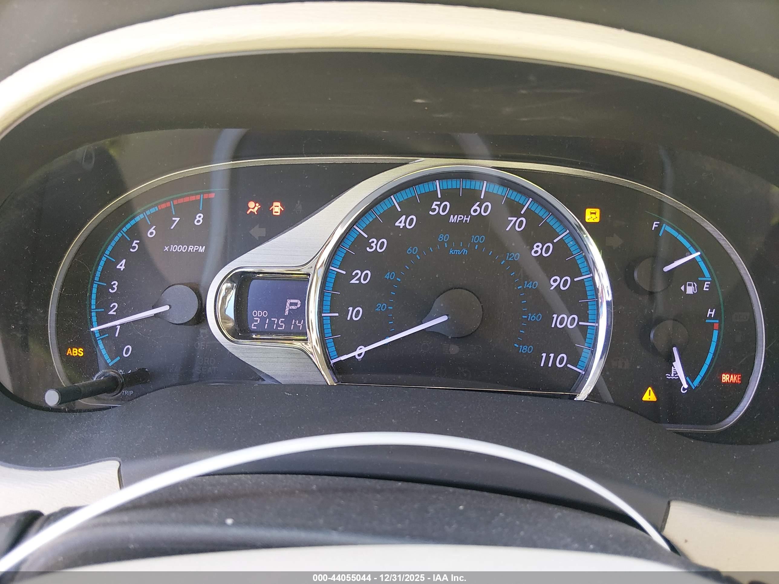 TOYOTA SIENNA image 7