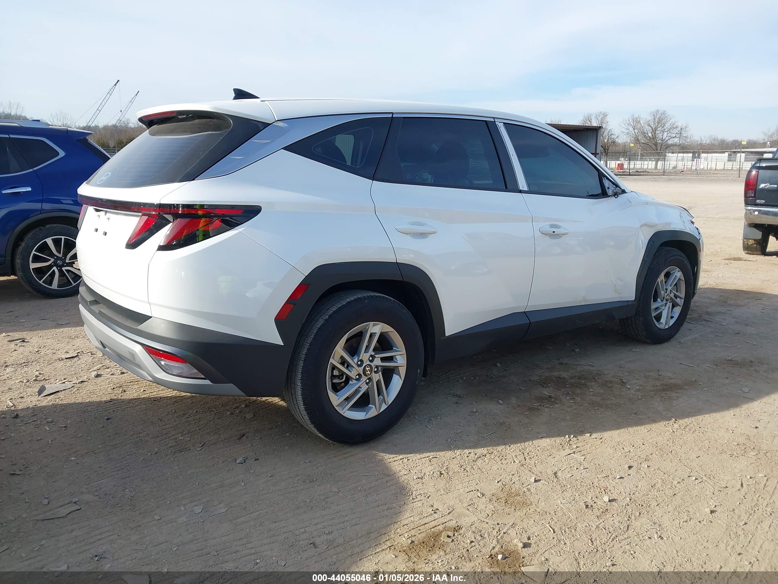 HYUNDAI TUCSON image 4