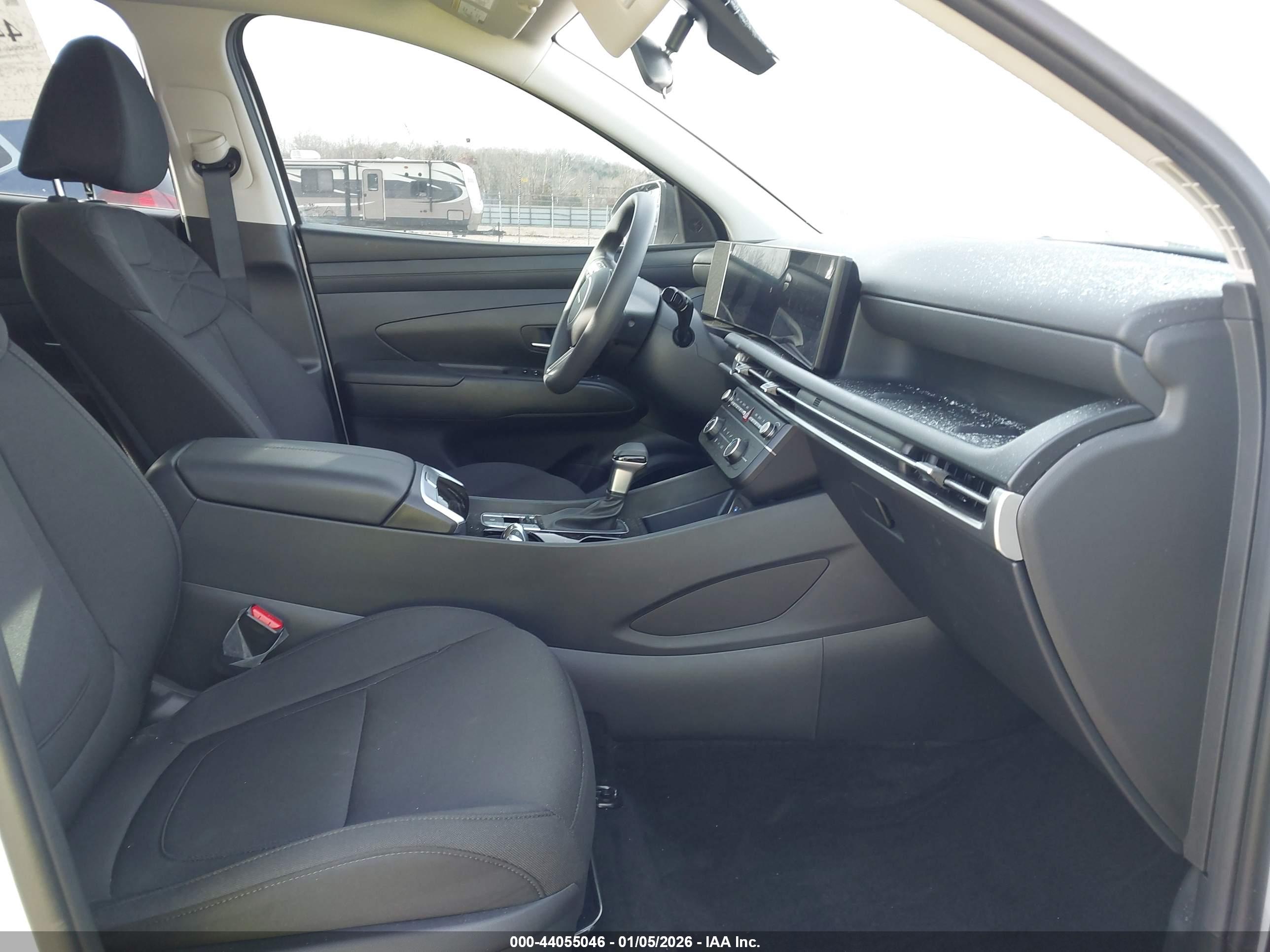 HYUNDAI TUCSON image 5