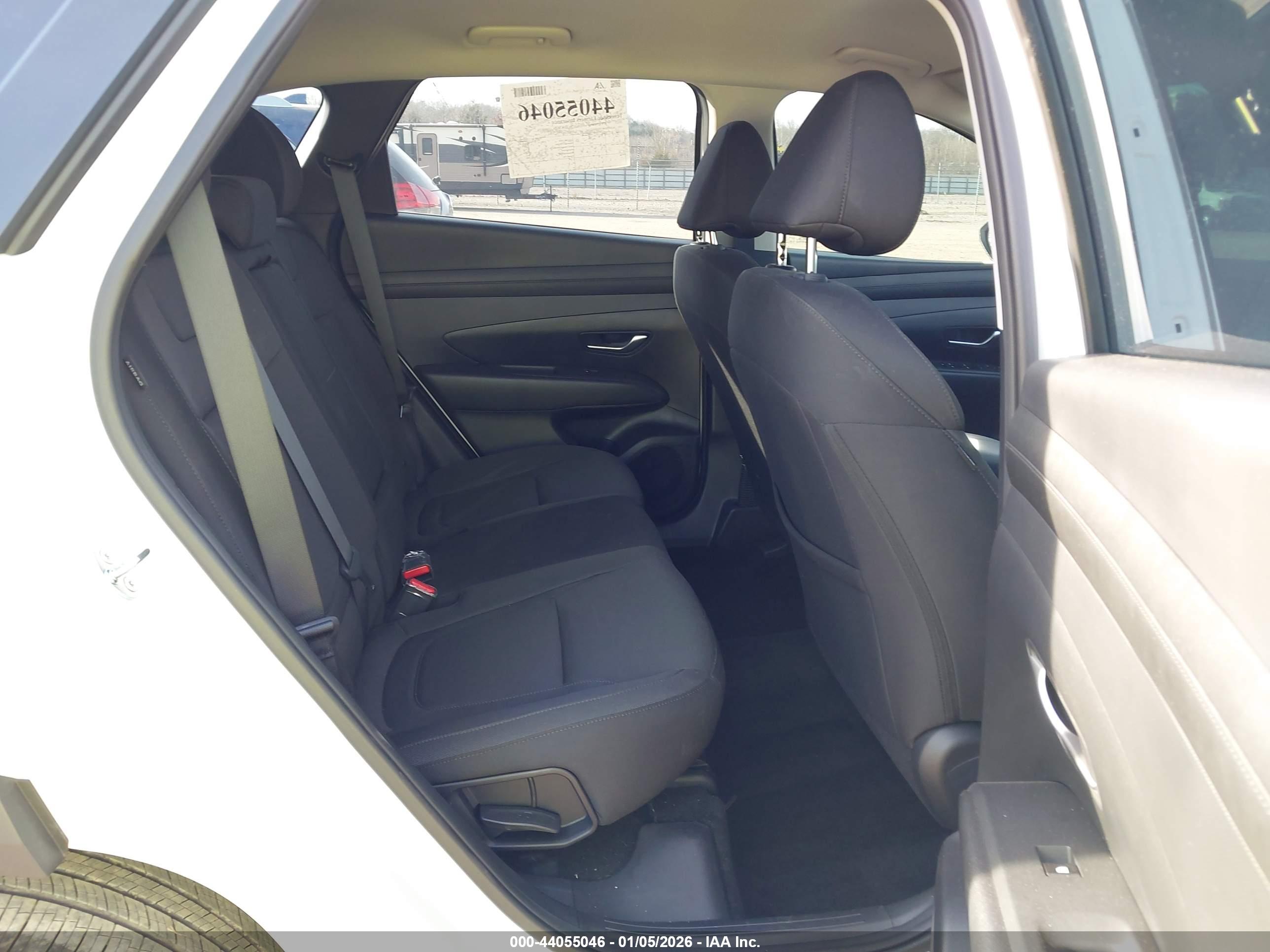 HYUNDAI TUCSON image 8