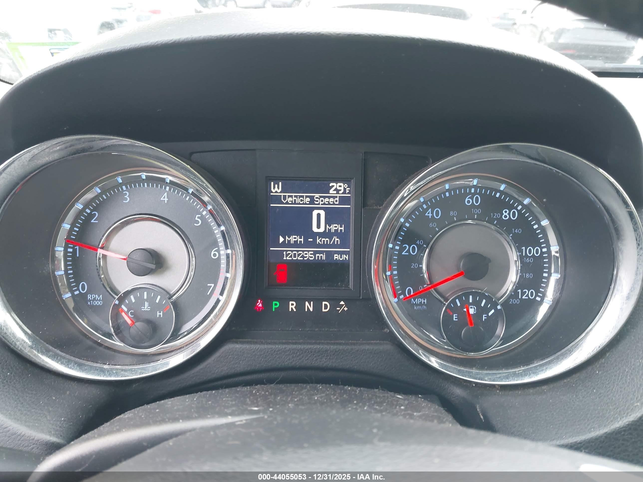 CHRYSLER TOWN image 7