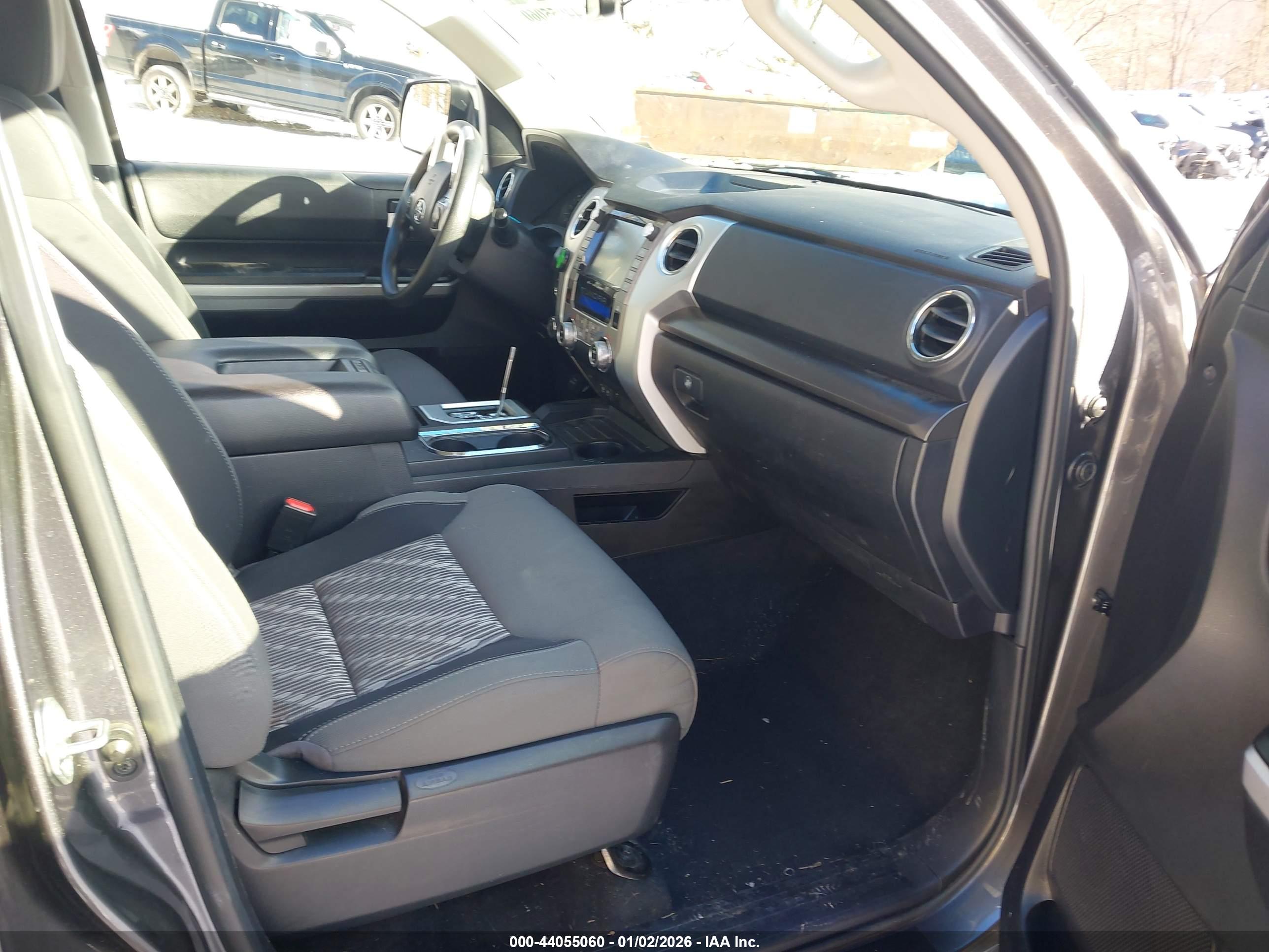 TOYOTA TUNDRA image 5