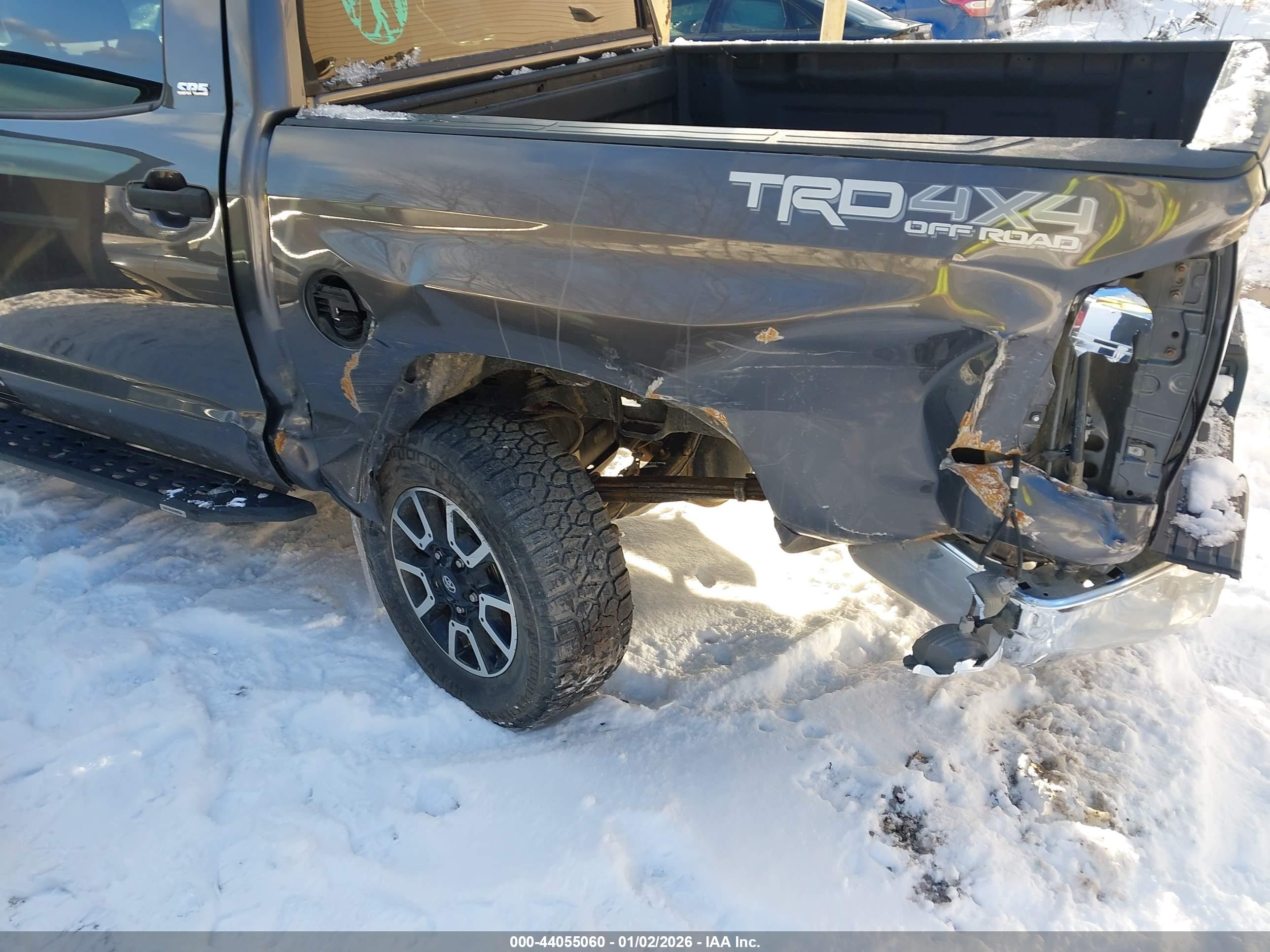 TOYOTA TUNDRA image 6