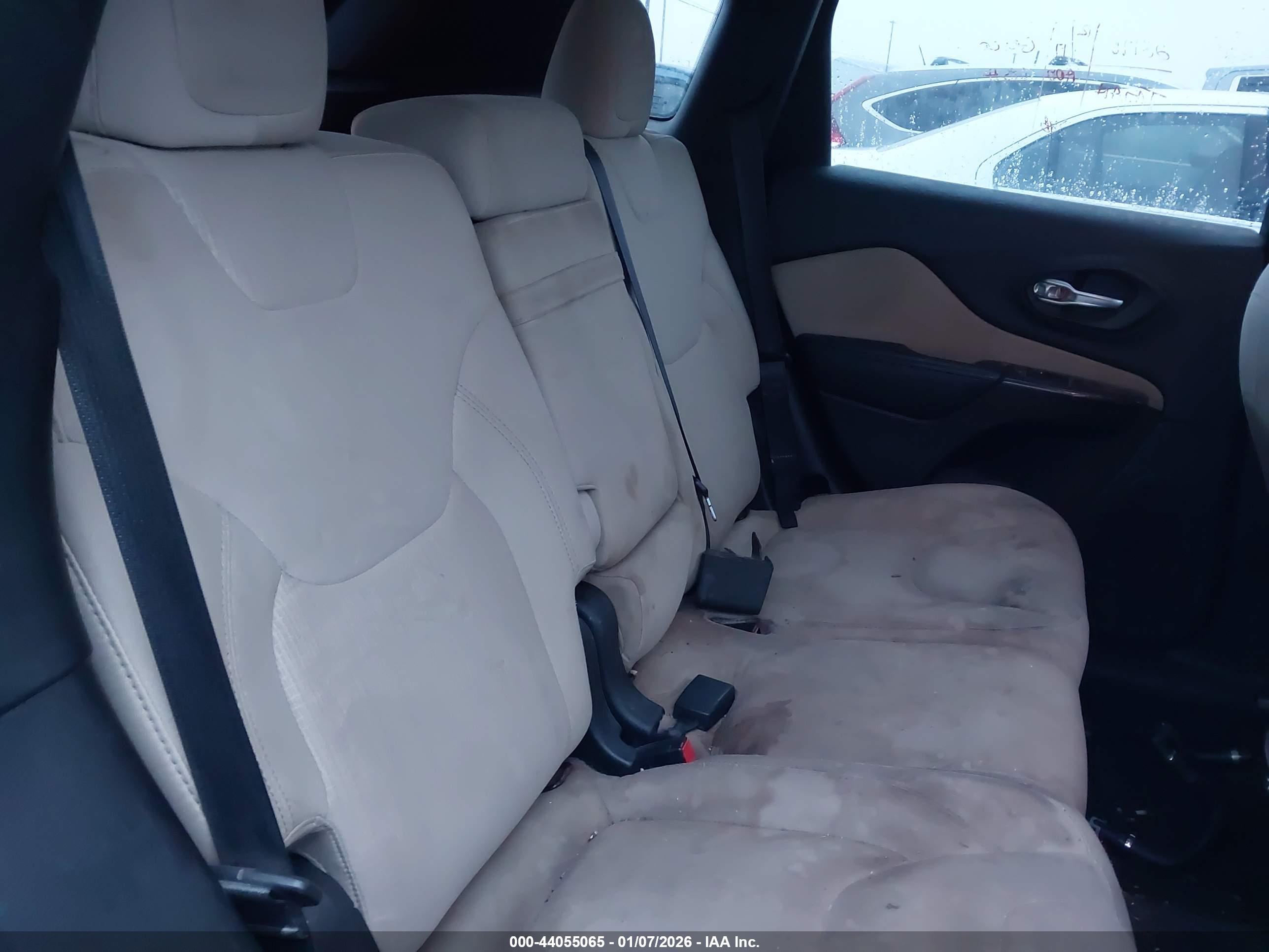 JEEP CHEROKEE image 8