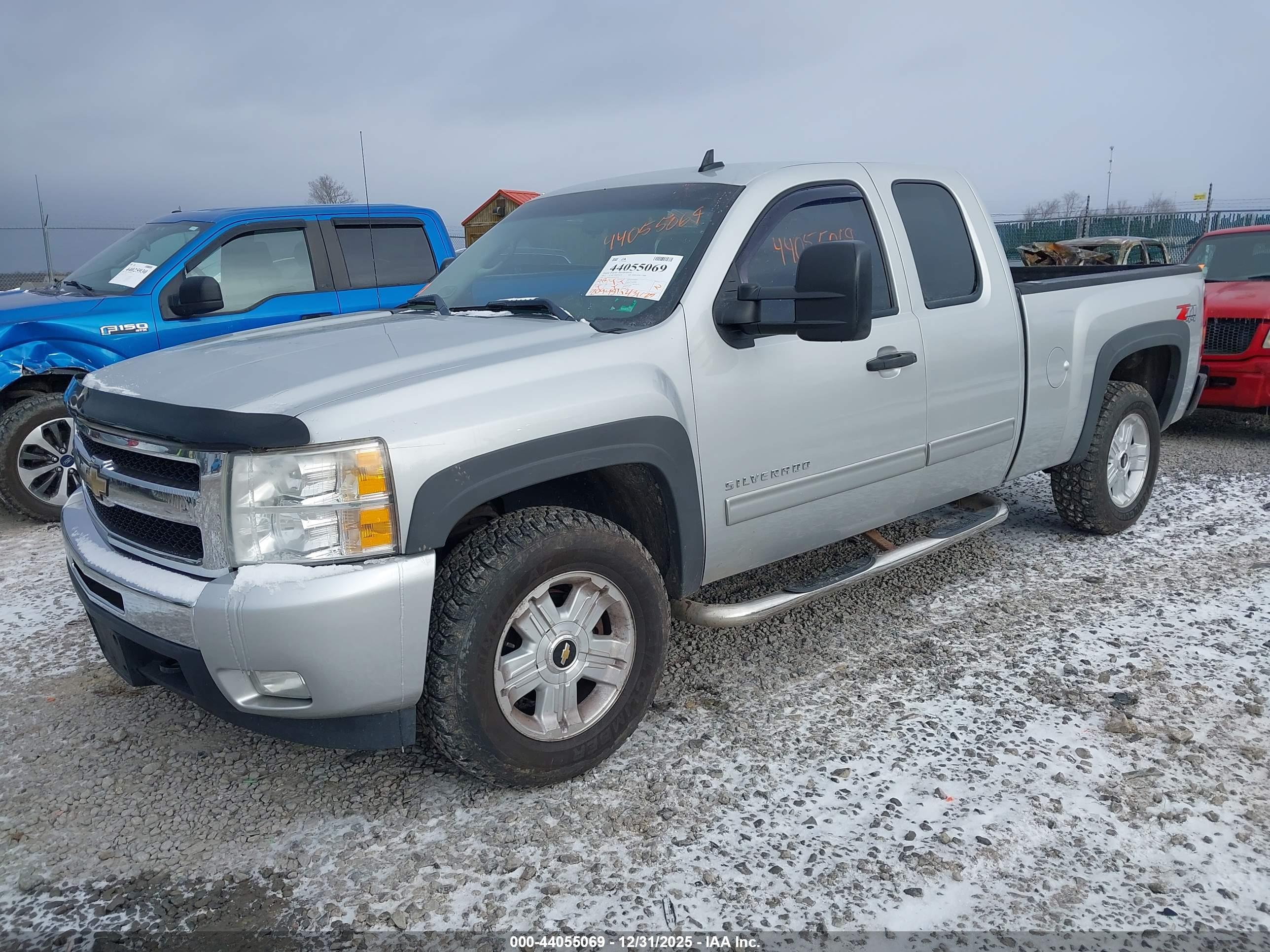CHEVROLET SILVERADO image 2