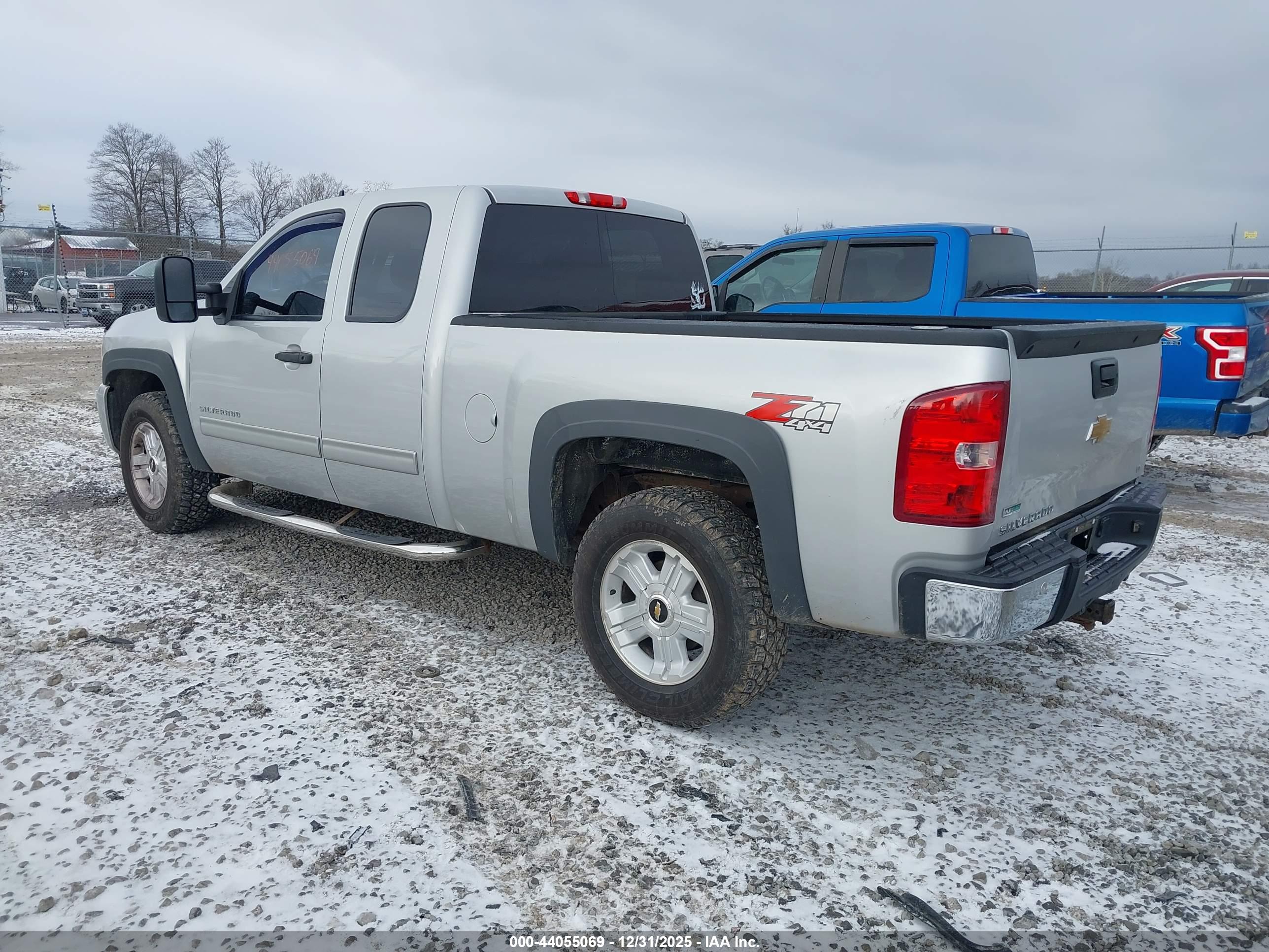 CHEVROLET SILVERADO image 3