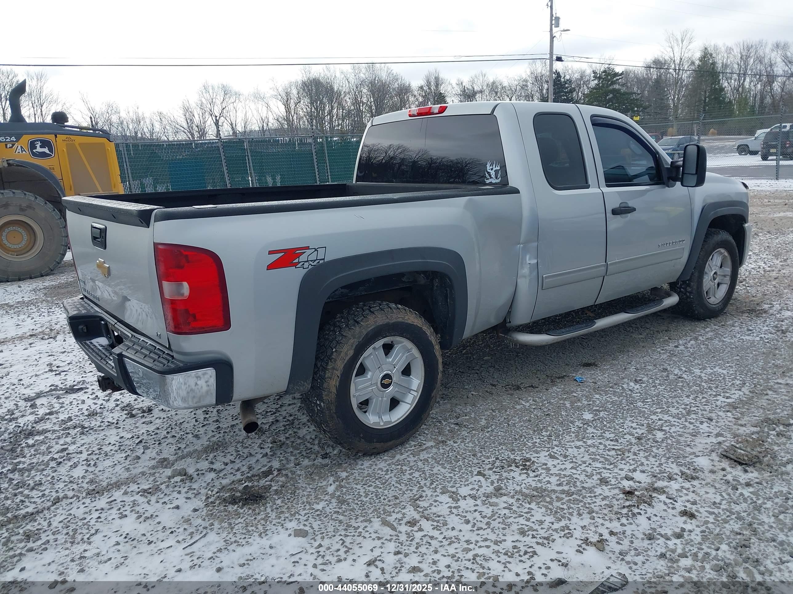 CHEVROLET SILVERADO image 4
