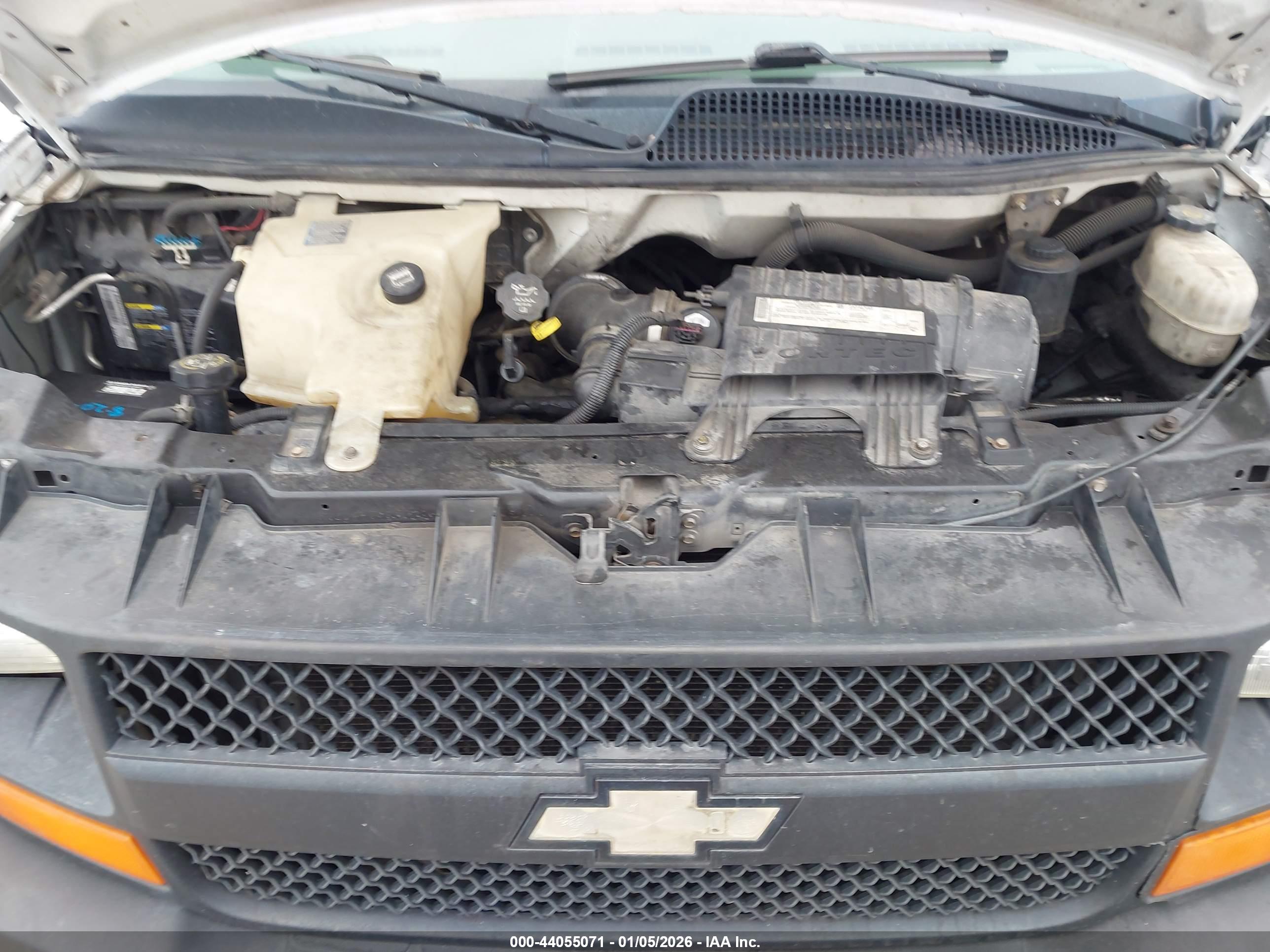 CHEVROLET EXPRESS image 10