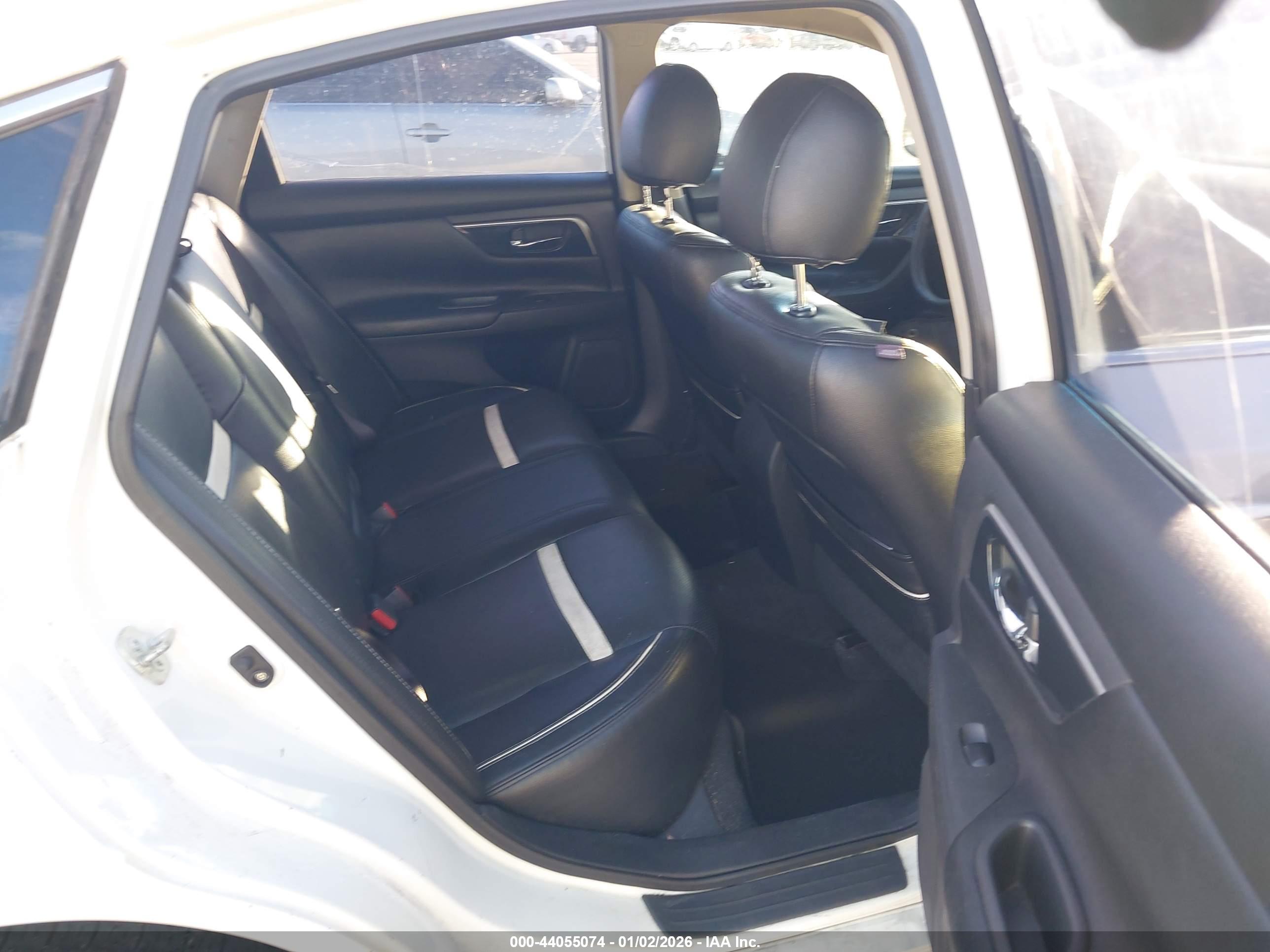 NISSAN ALTIMA image 8