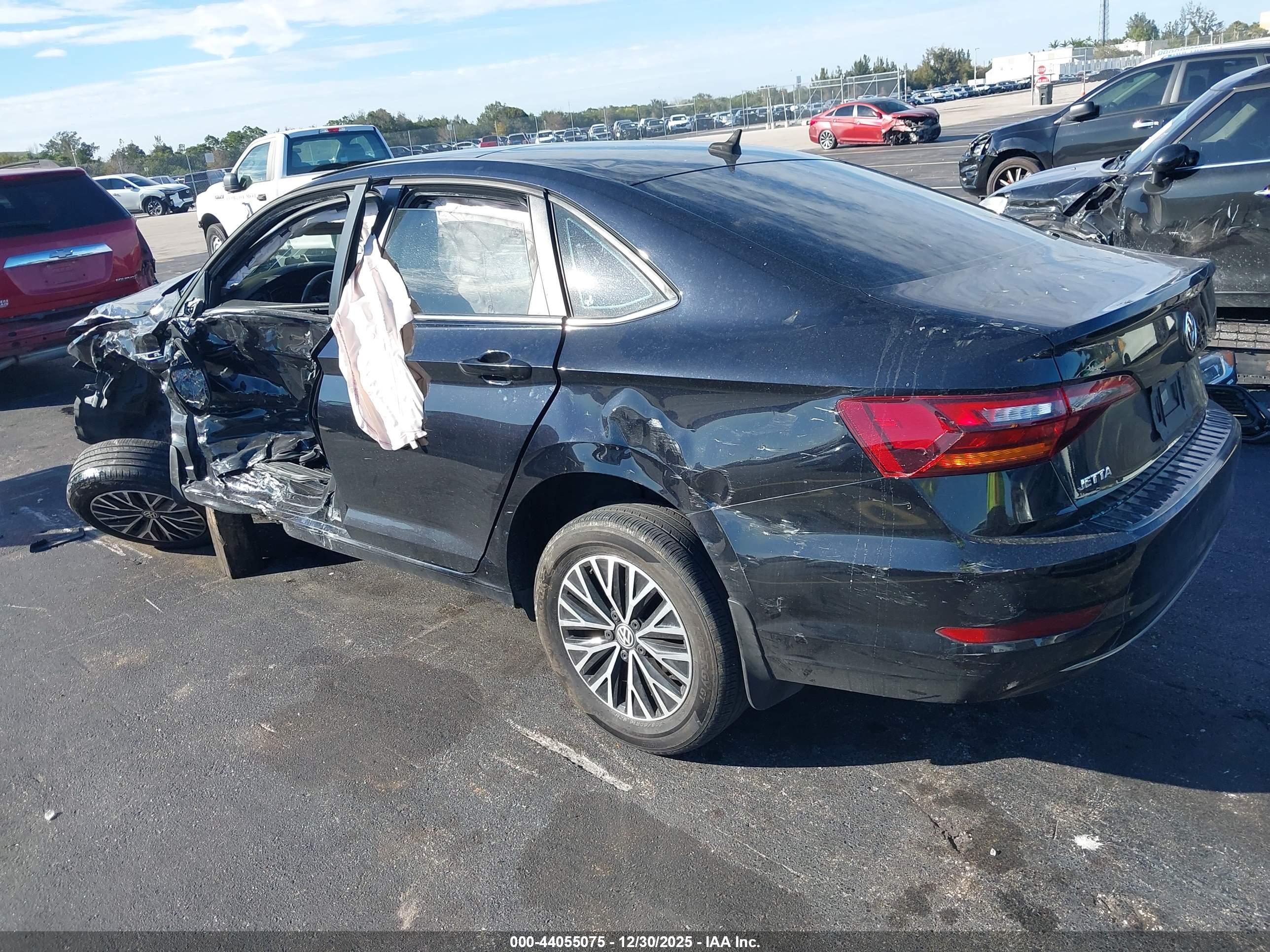 VOLKSWAGEN JETTA image 3