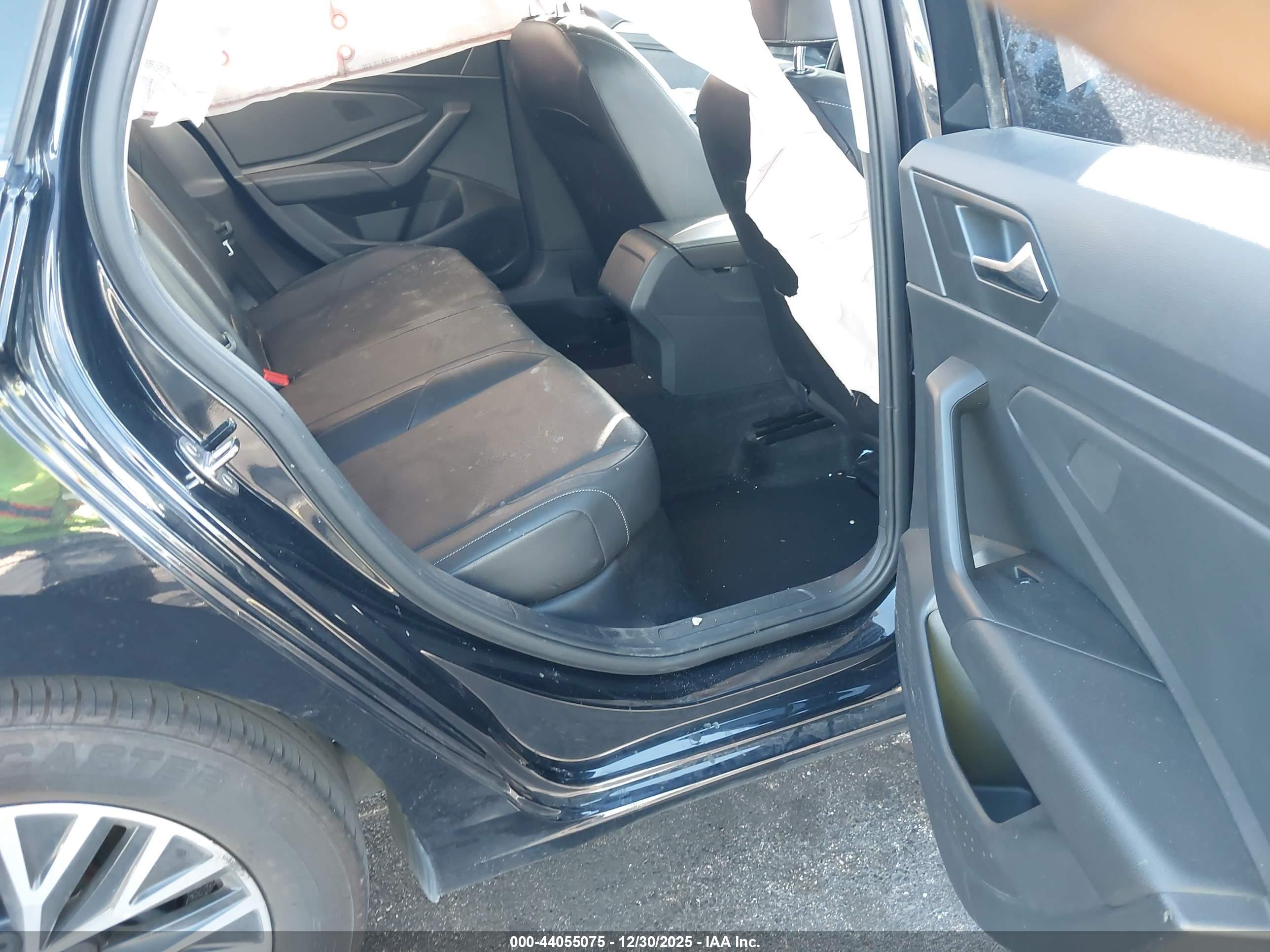 VOLKSWAGEN JETTA image 8
