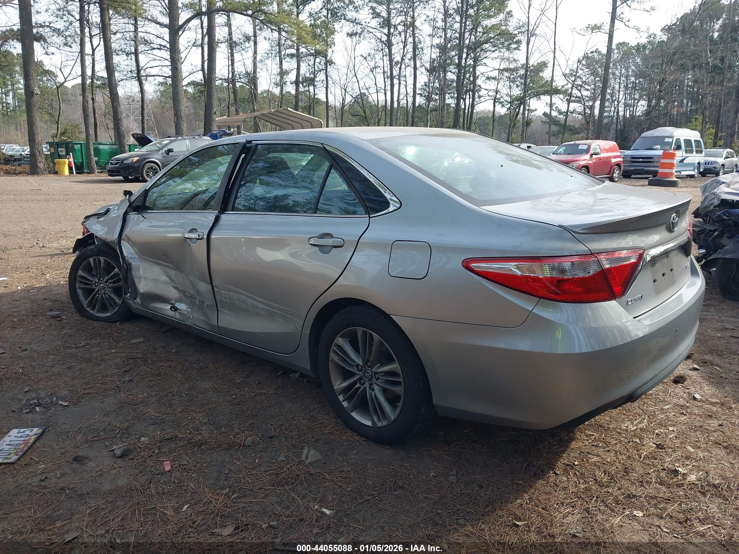 TOYOTA CAMRY image 3