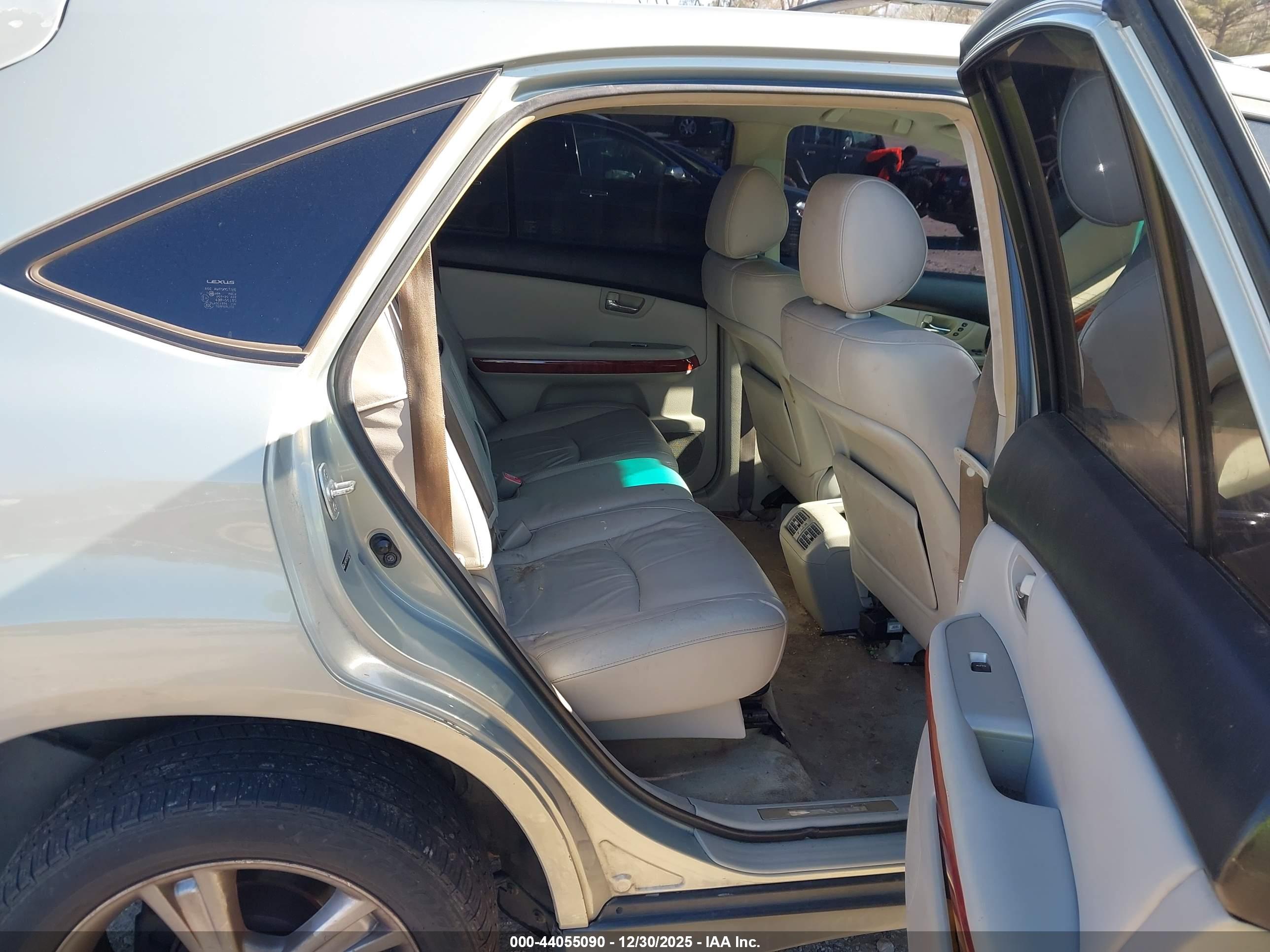 LEXUS RX image 8