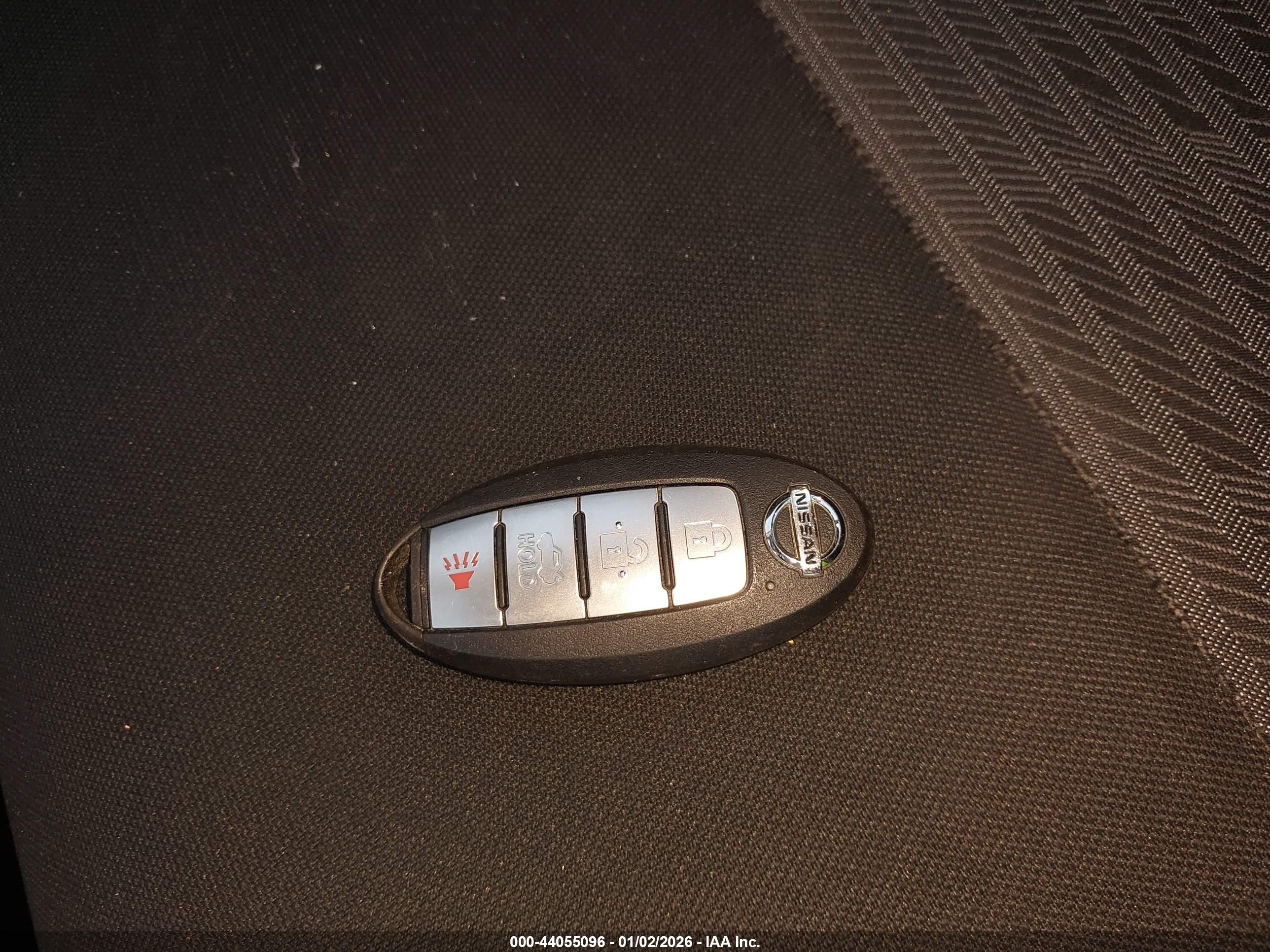 NISSAN VERSA image 11