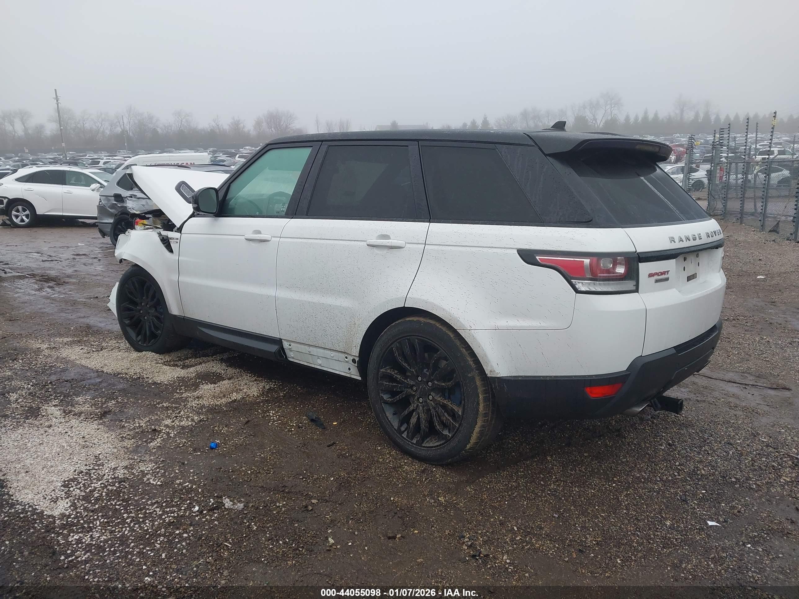LAND ROVER image 3