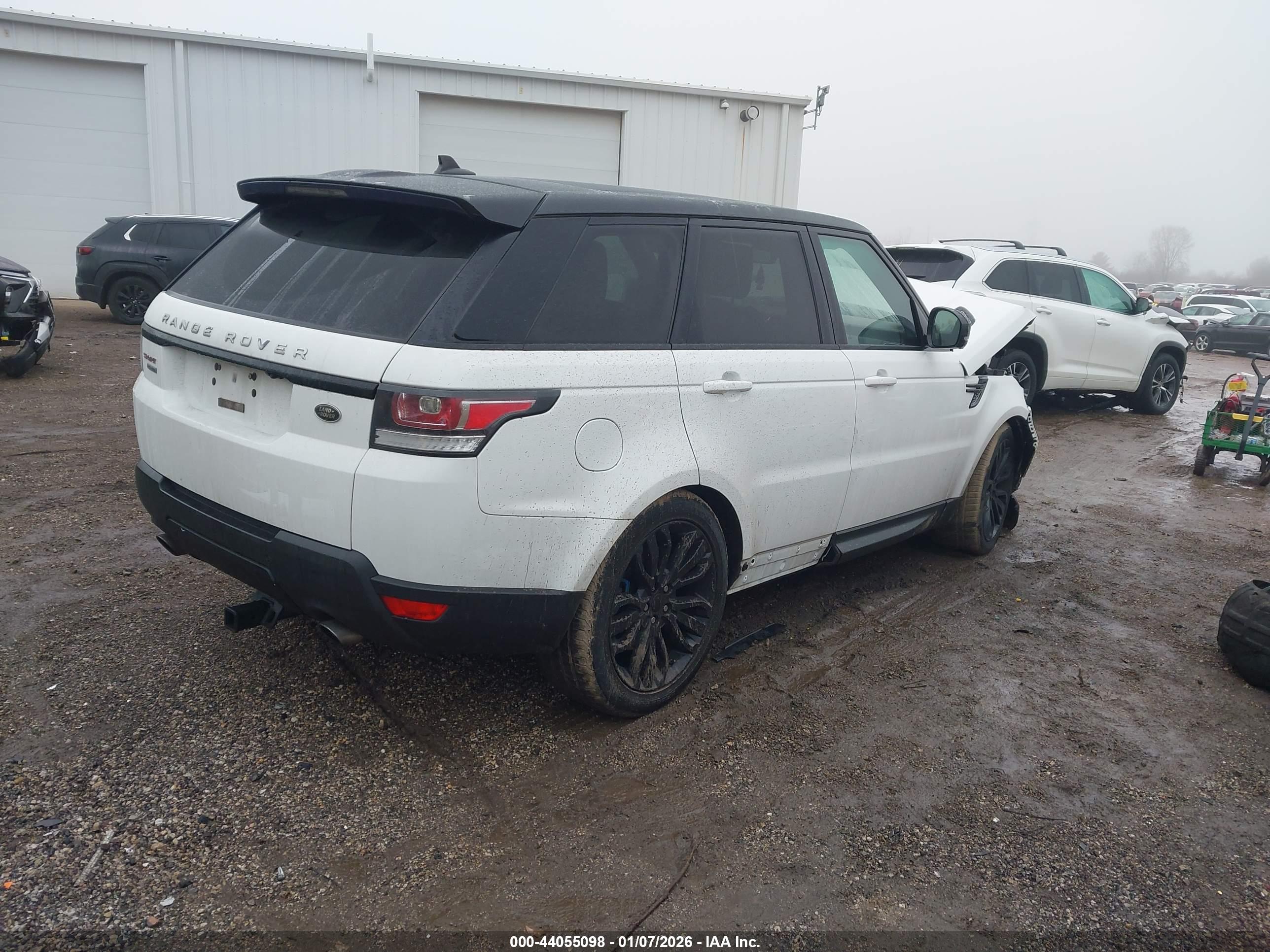 LAND ROVER image 4
