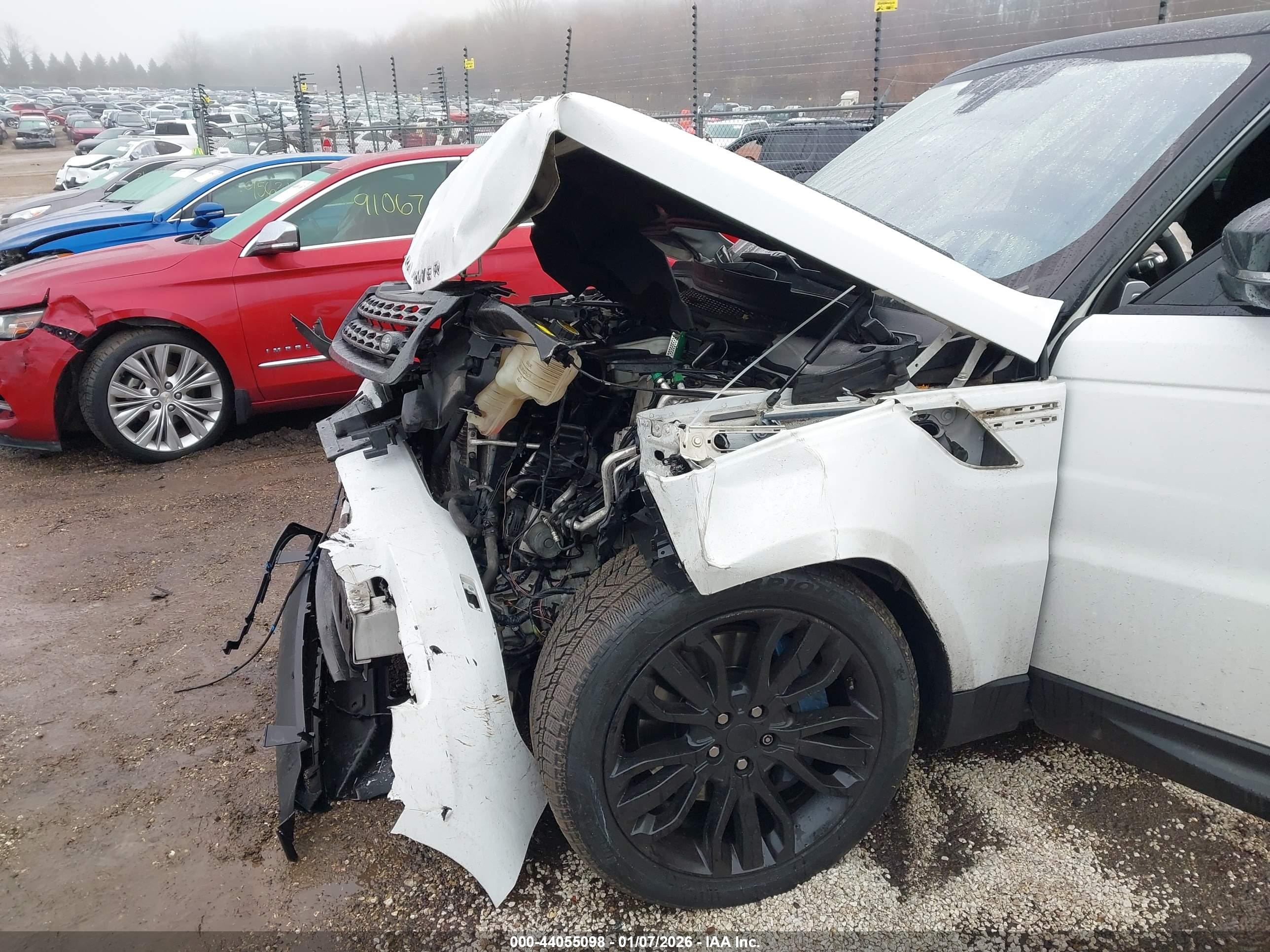 LAND ROVER image 6