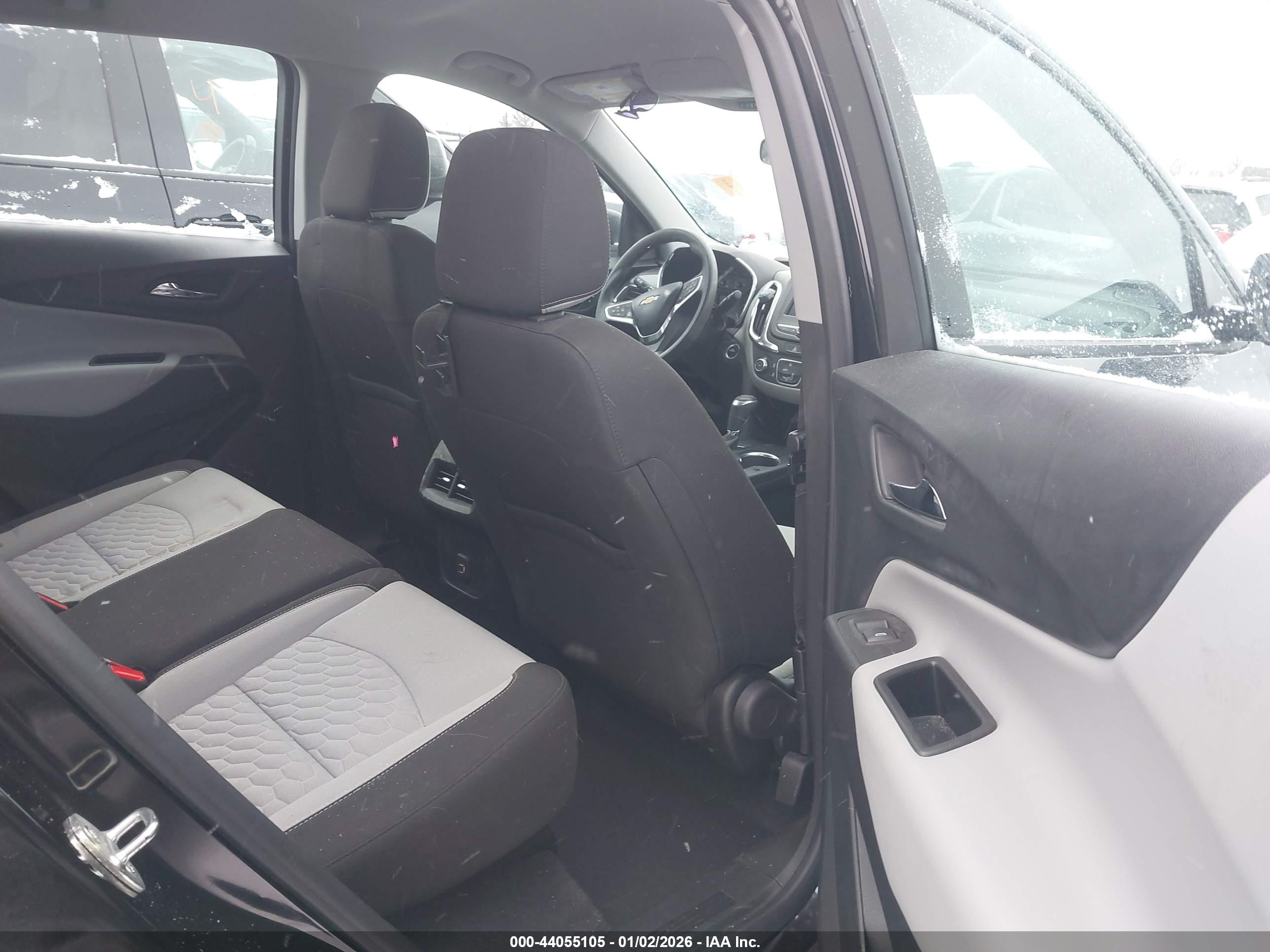 CHEVROLET EQUINOX image 8