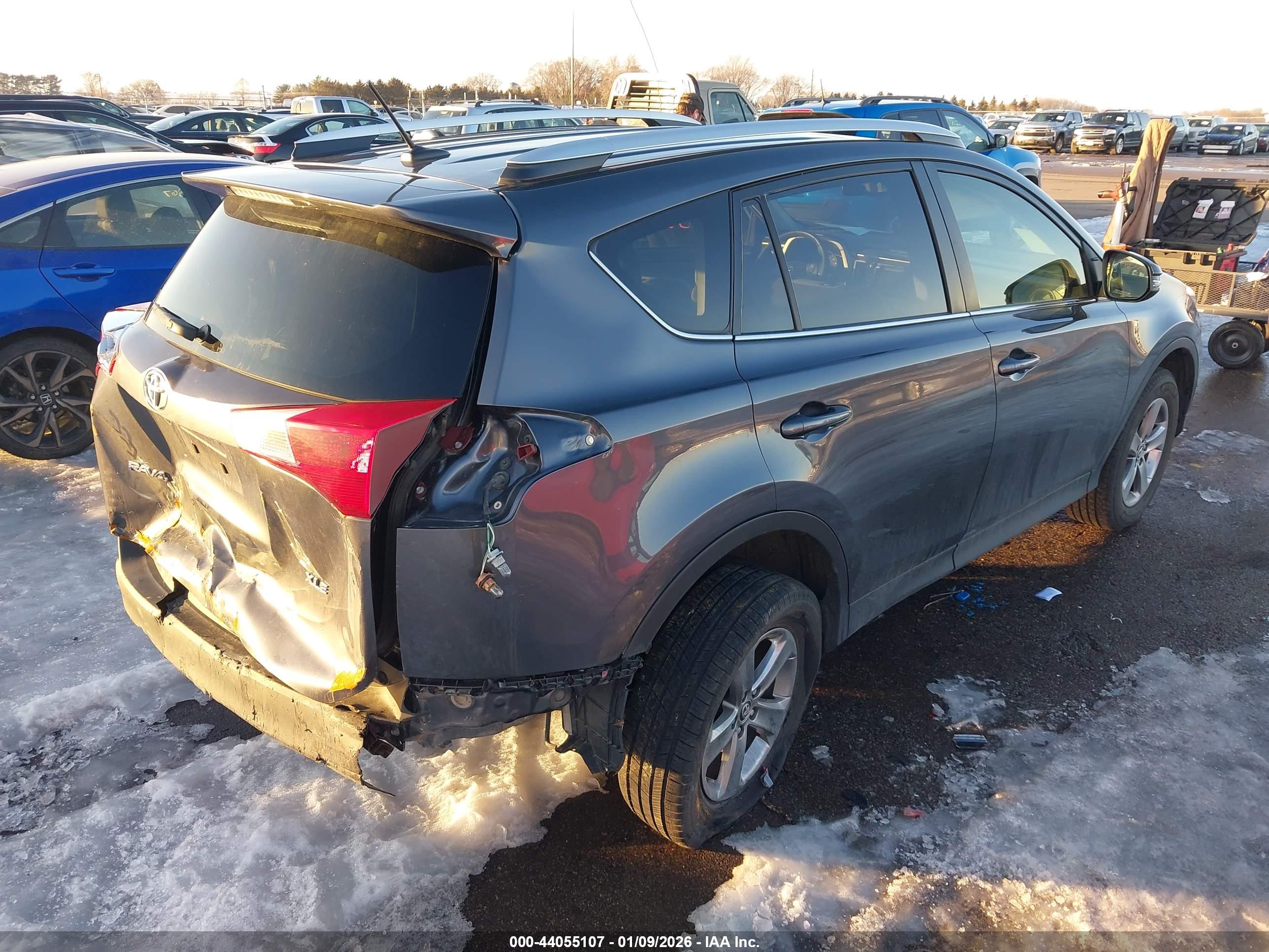 TOYOTA RAV4 image 4