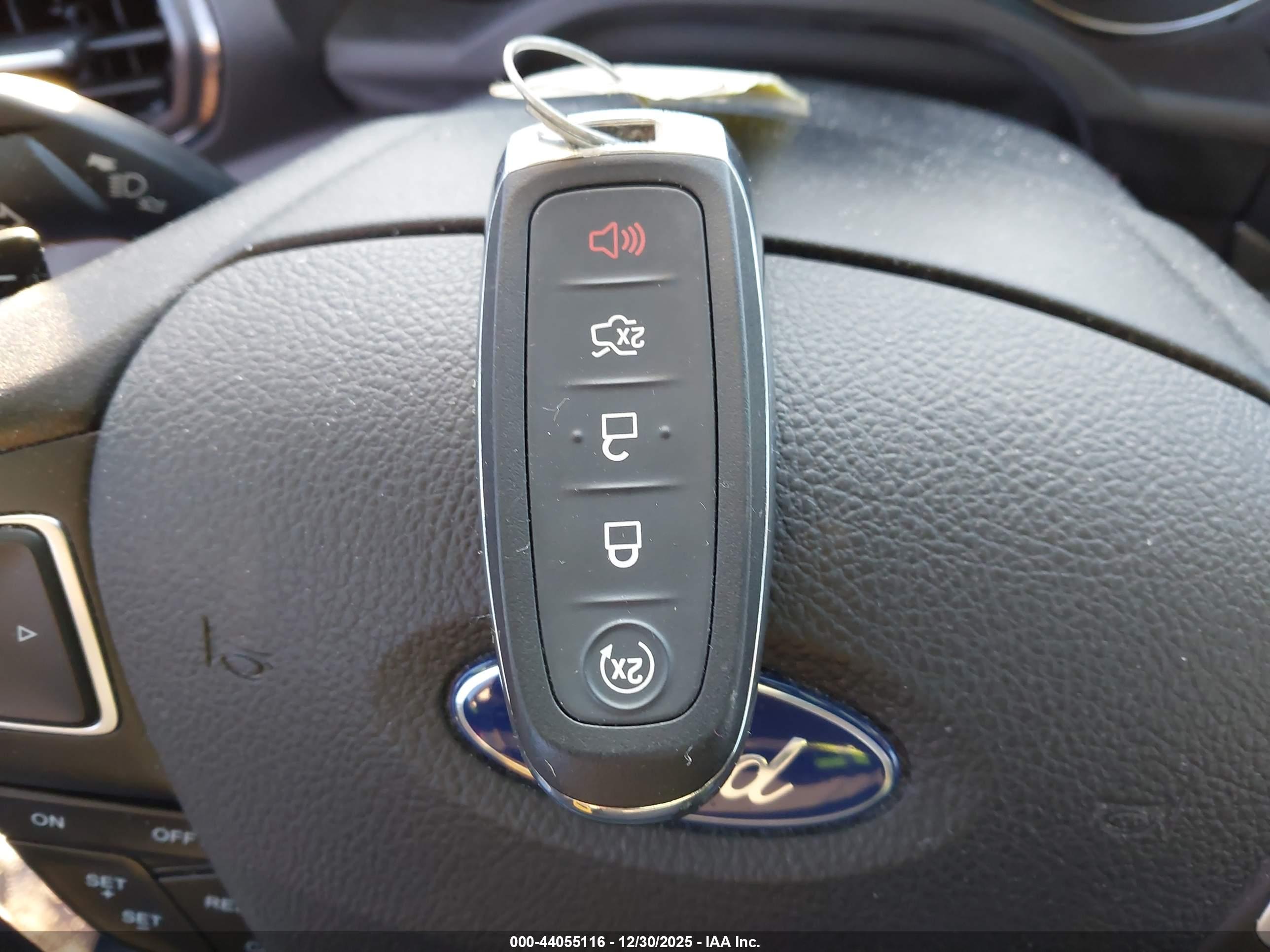 FORD ESCAPE image 11