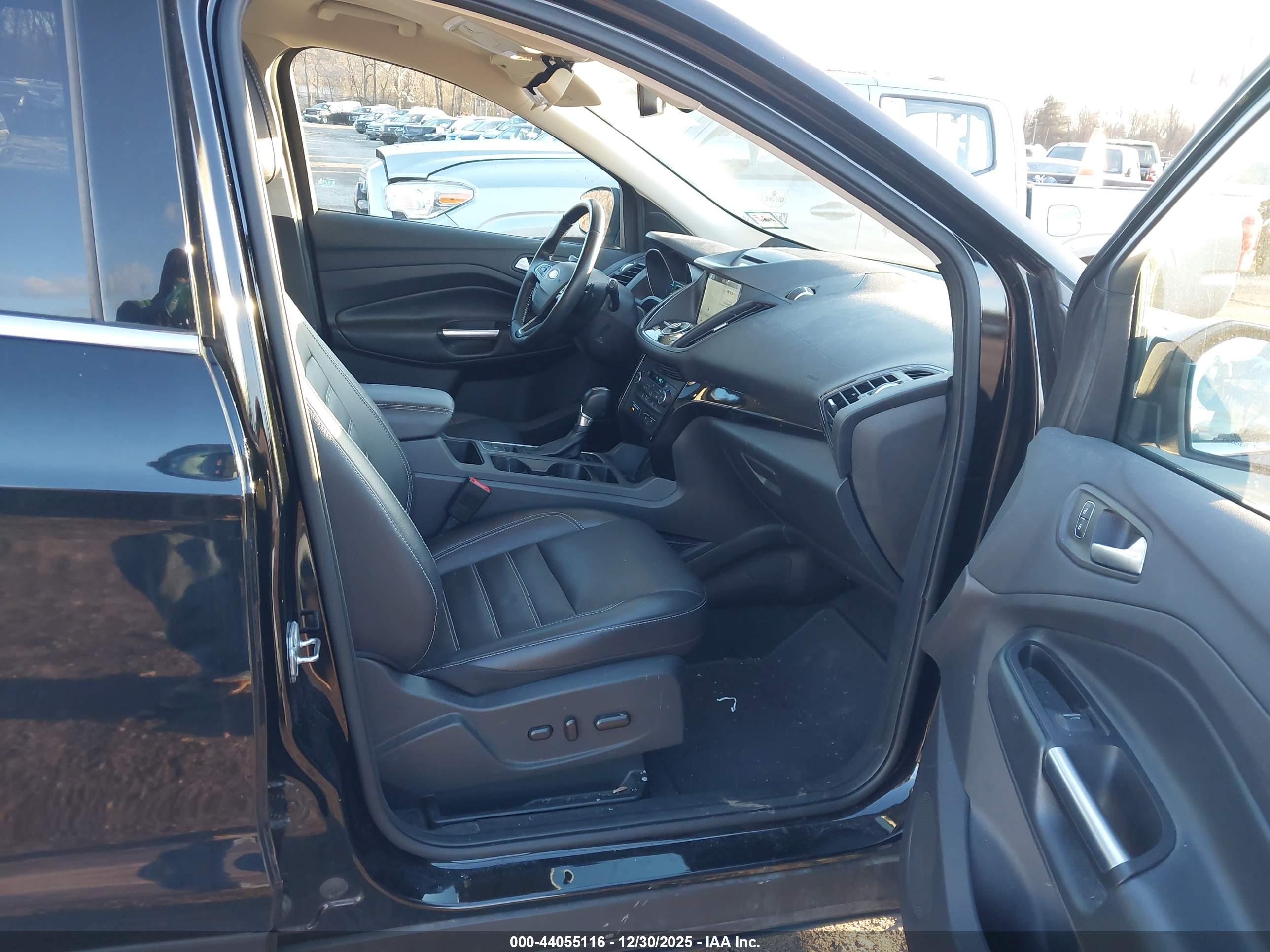 FORD ESCAPE image 5