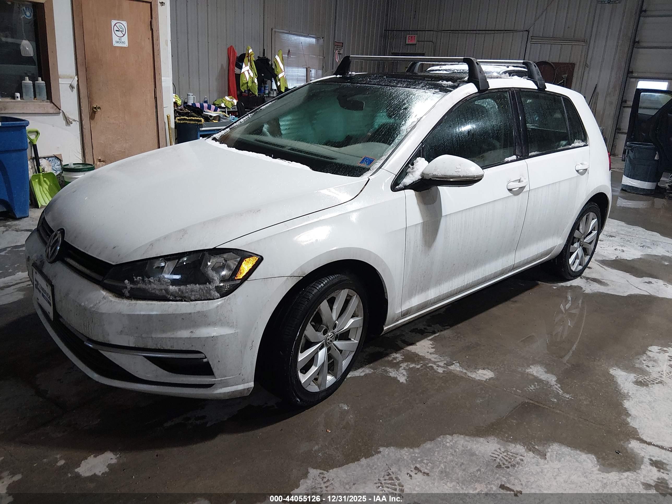 VOLKSWAGEN GOLF image 2