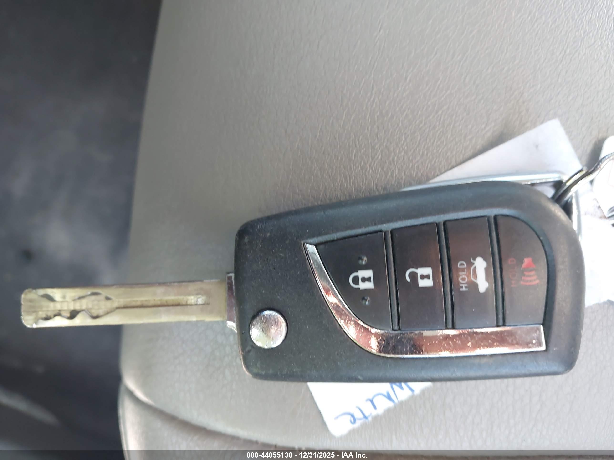 TOYOTA CAMRY image 11