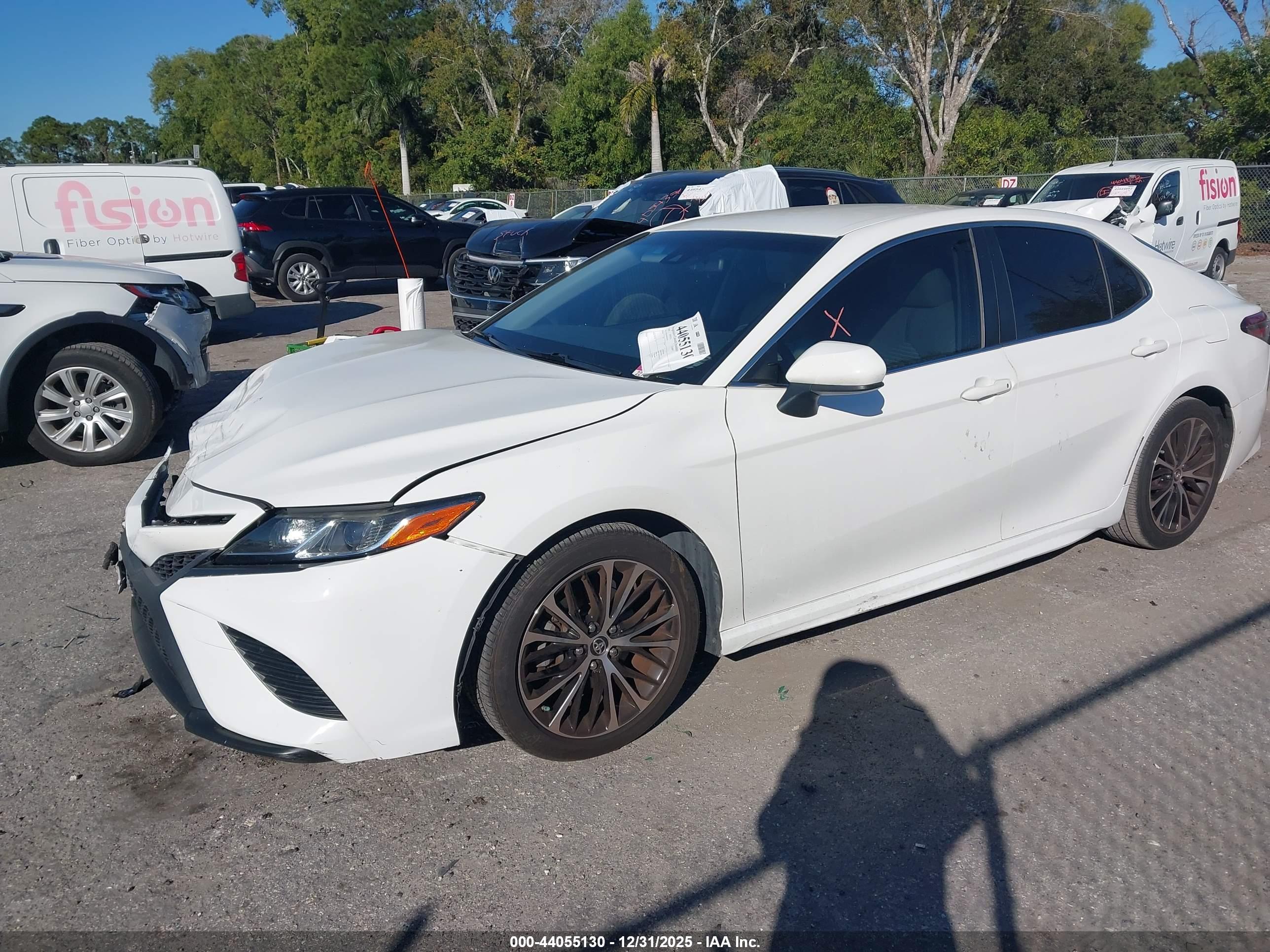 TOYOTA CAMRY image 2