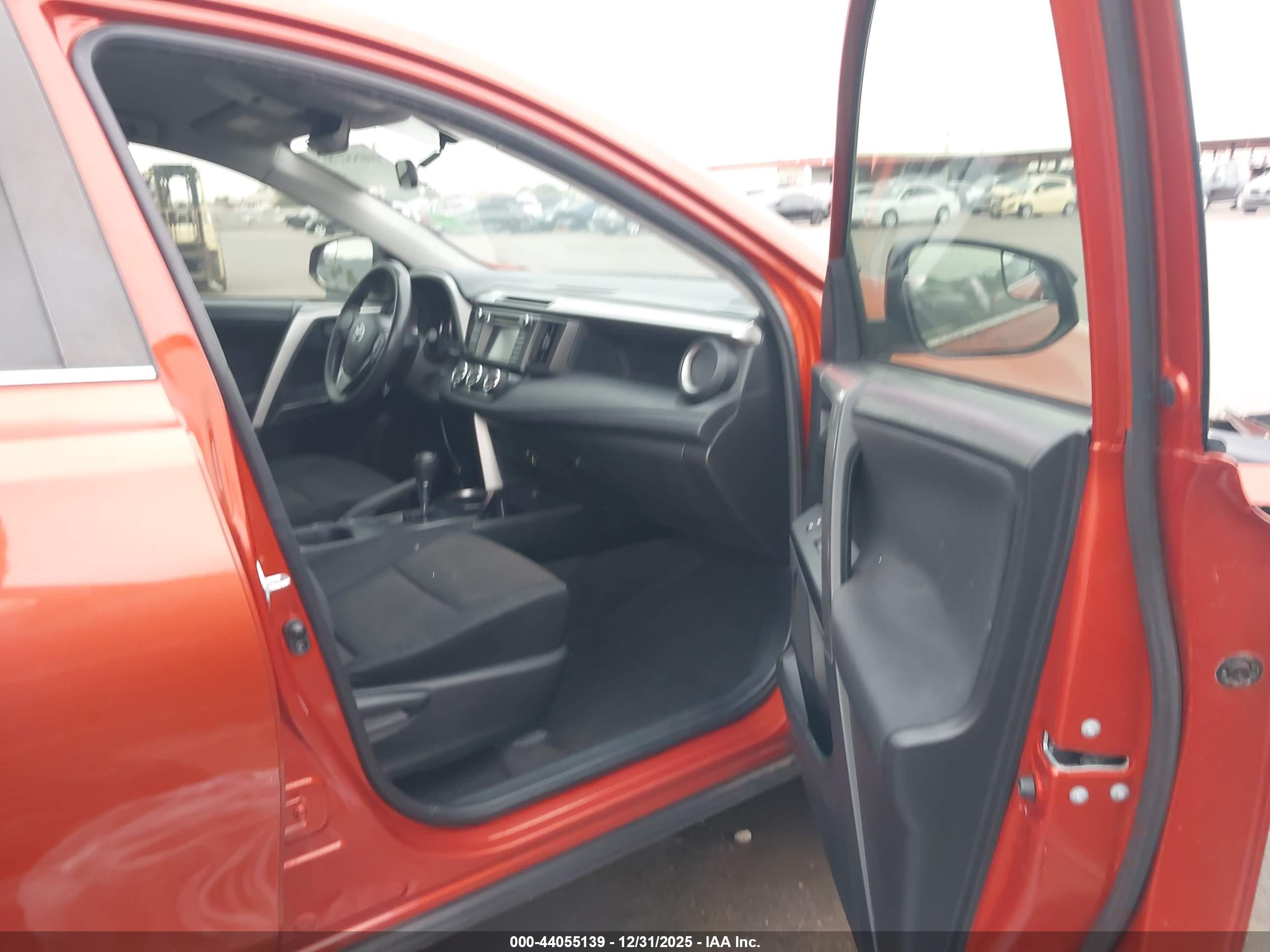 TOYOTA RAV4 image 5
