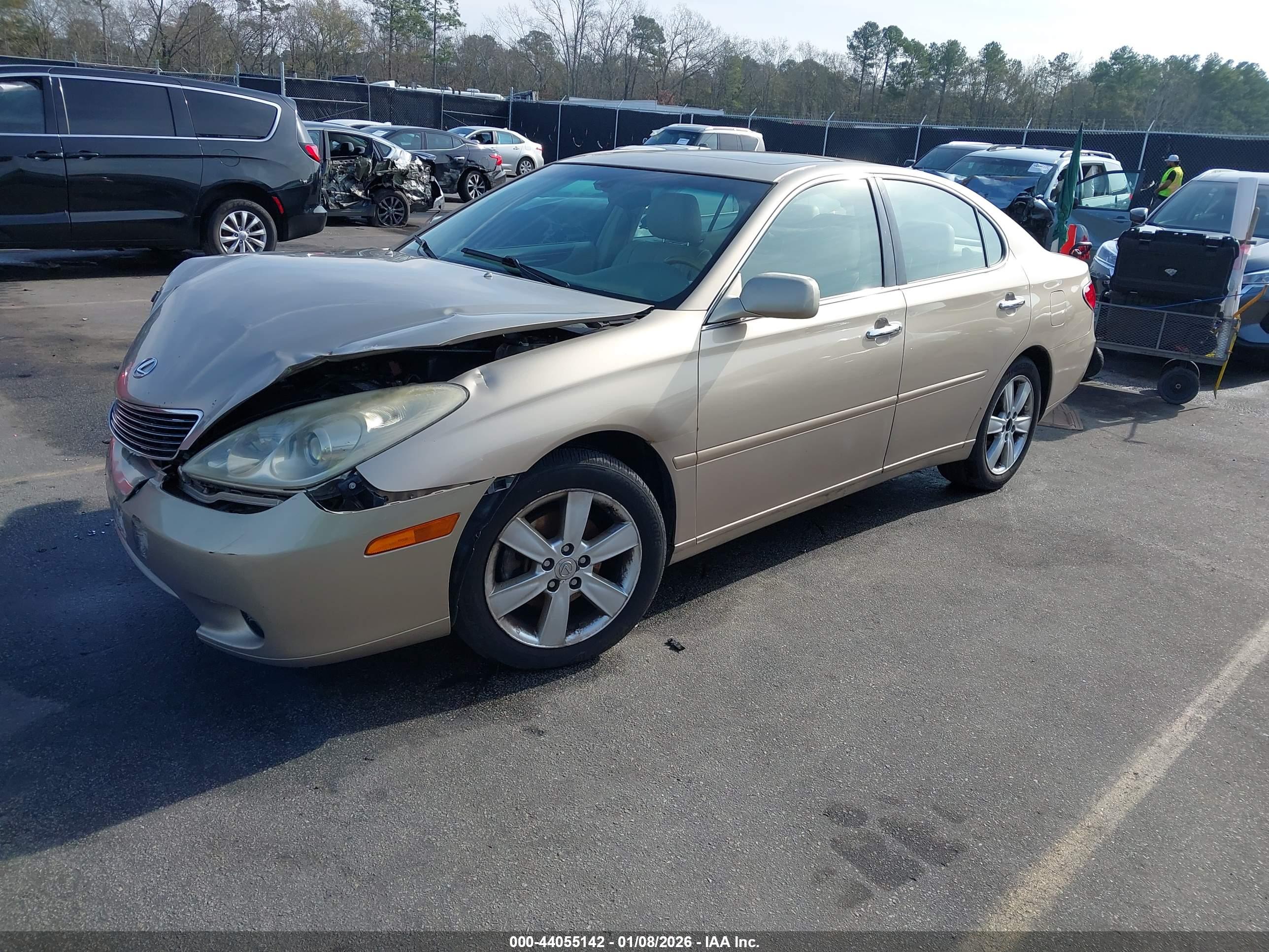 LEXUS ES image 2