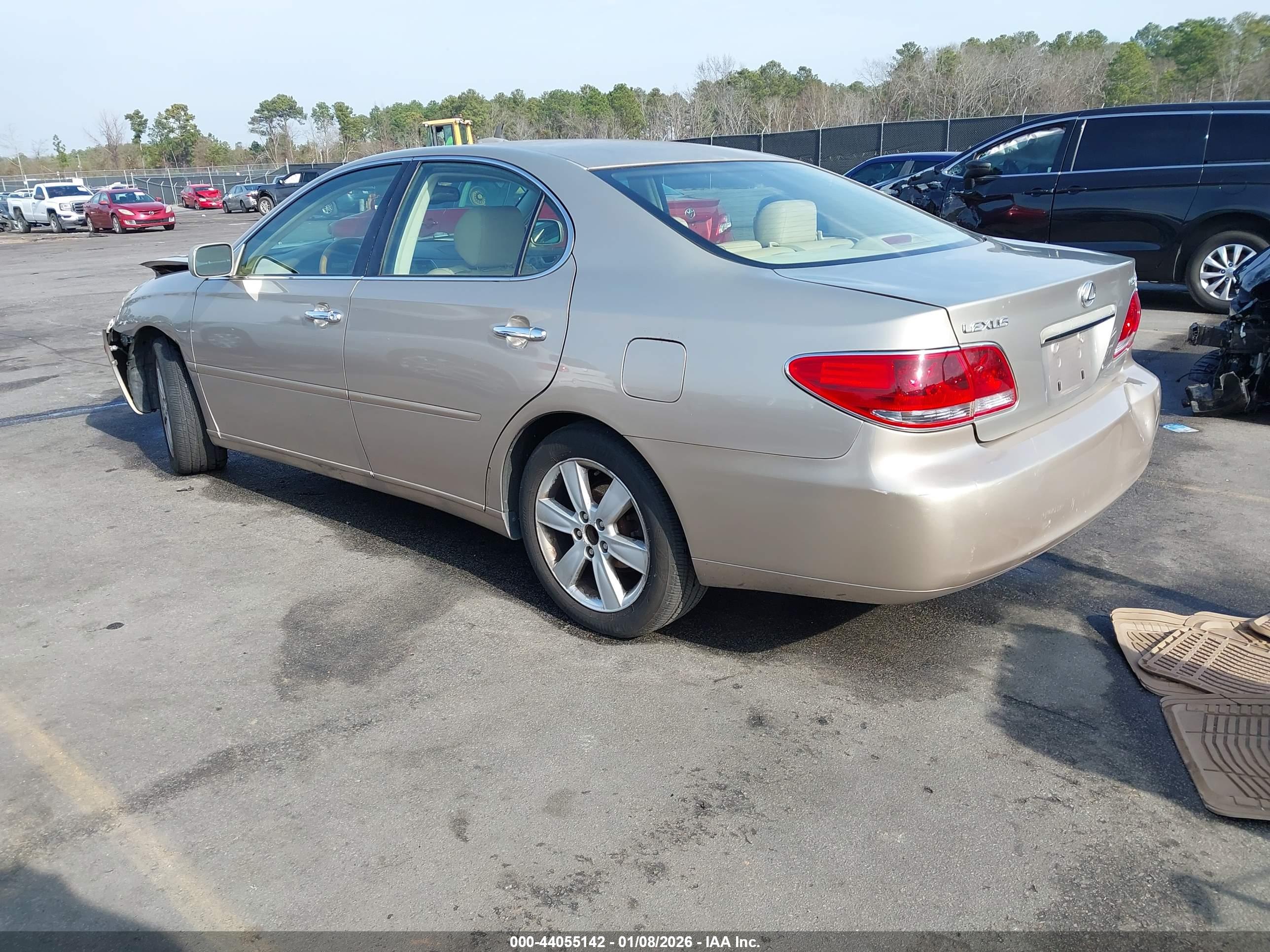 LEXUS ES image 3
