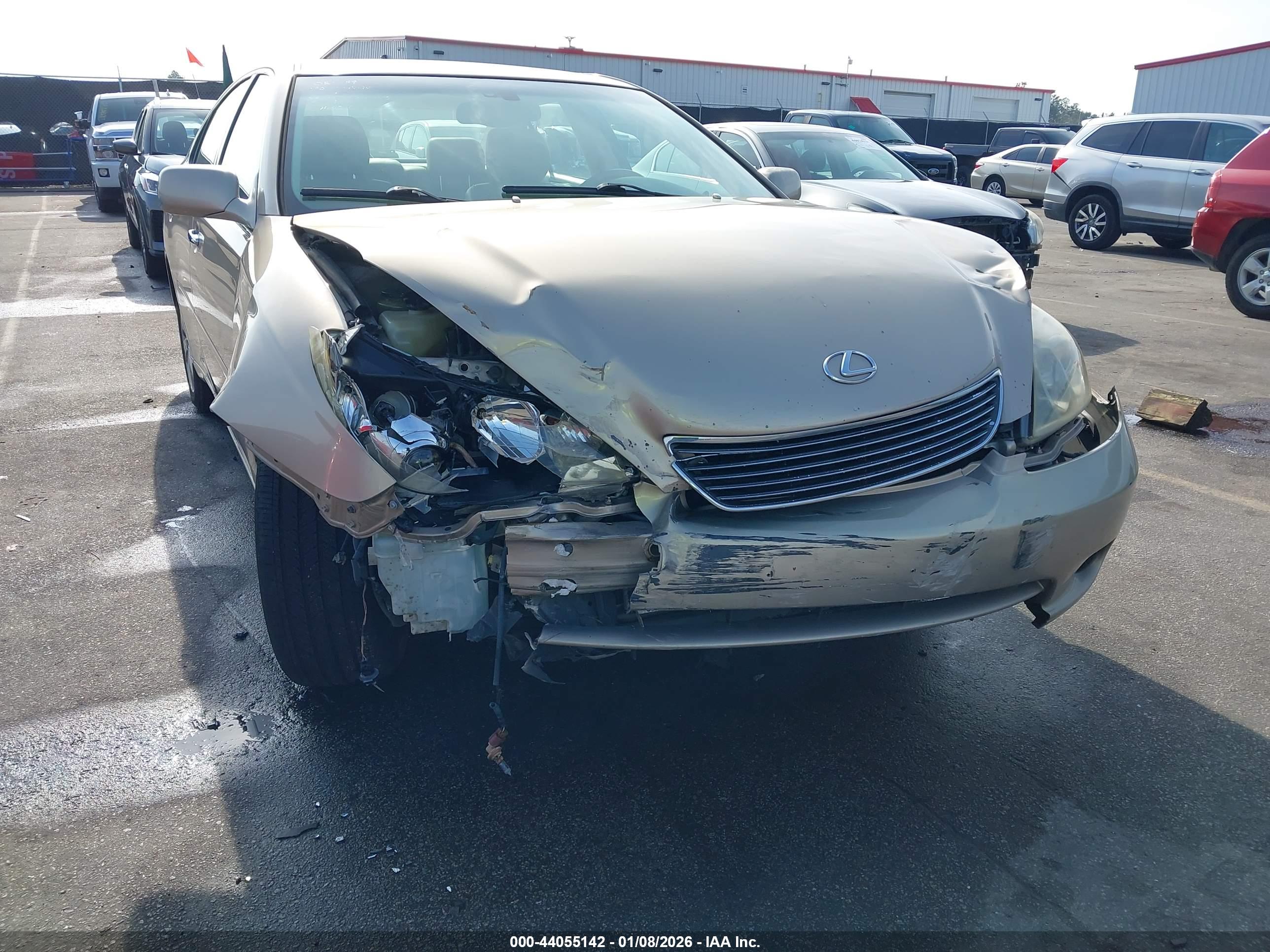 LEXUS ES image 6