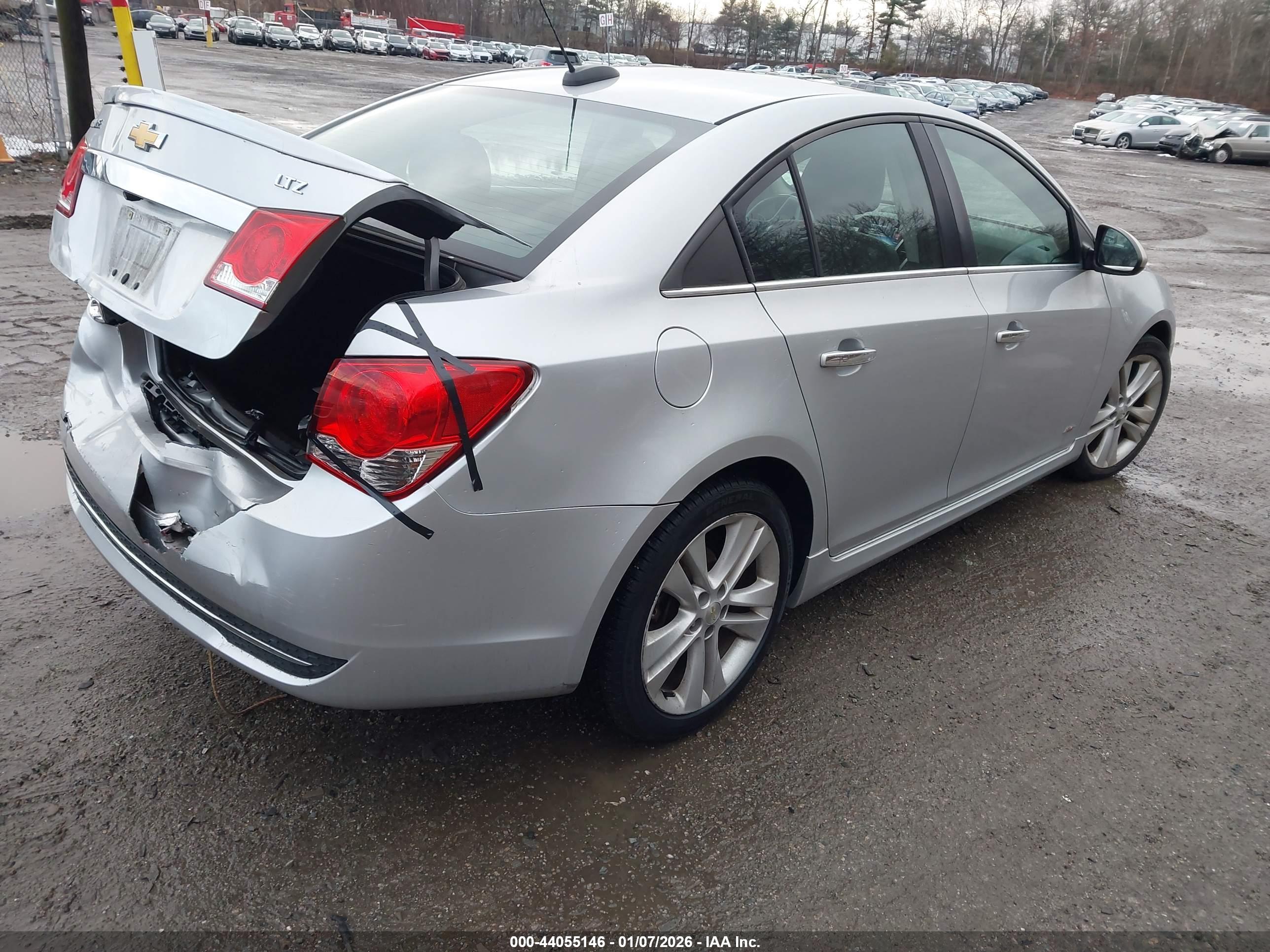 CHEVROLET CRUZE image 4