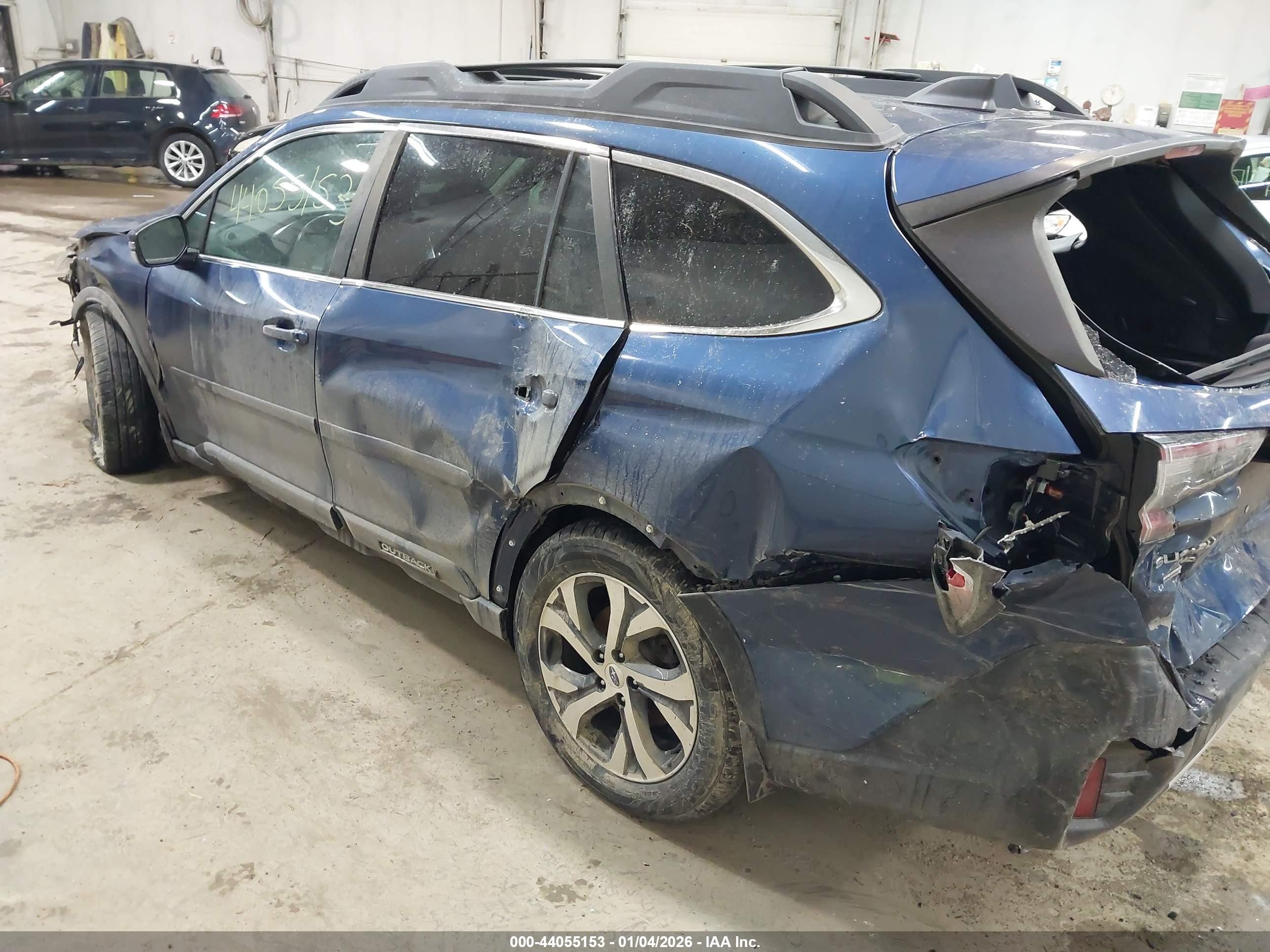 SUBARU OUTBACK image 3